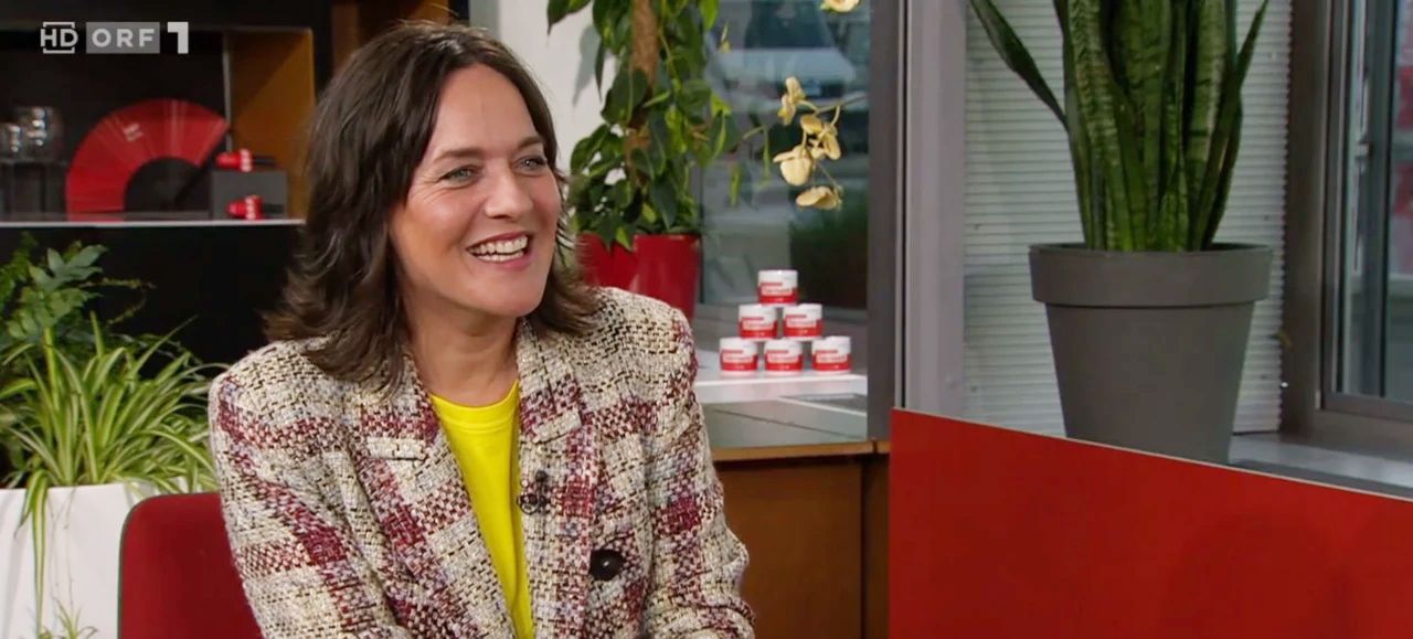 Eva Pölzl muss ihren Ex interviewen.