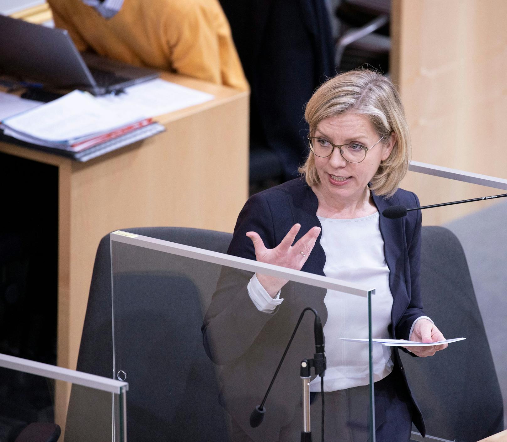 153. Nationalratssitzung: Klimaschutzministerin Leonore Gewessler (Grüne).