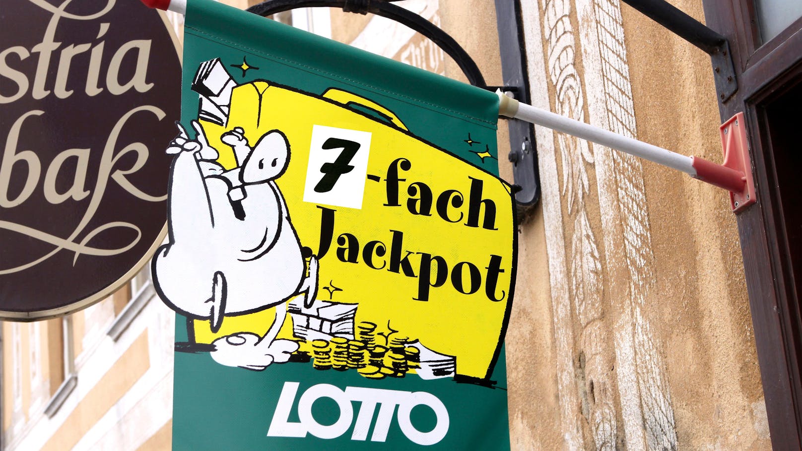 <strong>25.09.2024: Lotto: Mega-Gewinner meldet sich, er hat einen Wunsch.</strong> Zwei Nächte hat der Gewinner aus der Steiermark darüber geschlafen, dann erst meldete er sich in der Lotto-Zentrale. <a data-li-document-ref="120060788" href="https://www.heute.at/s/lotto-mega-gewinner-meldet-sich-er-hat-einen-wunsch-120060788">Welchen Wunsch er jetzt hat, erfährst du hier &gt;&gt;&gt;</a>