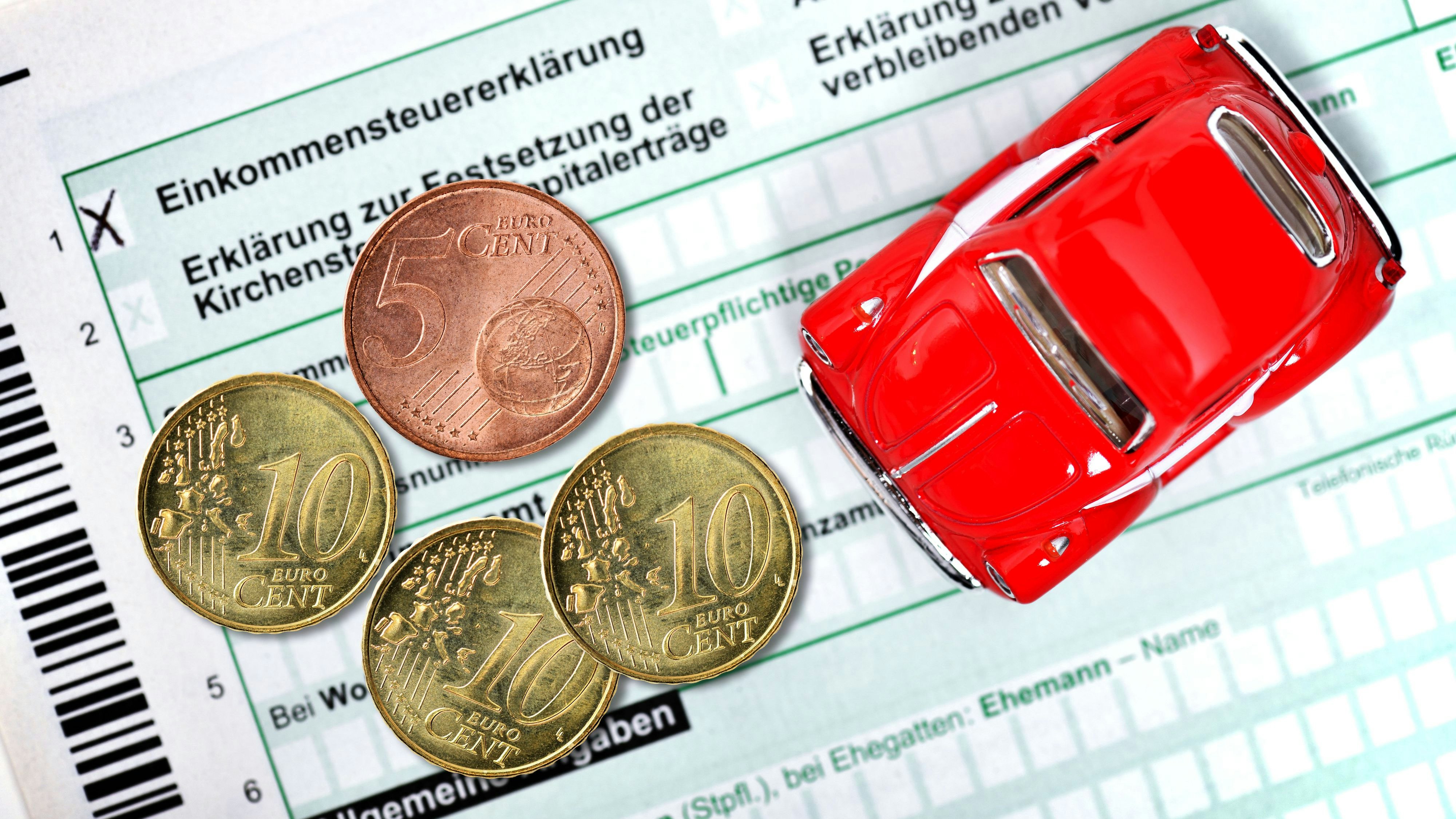 Die Pendlerpauschale wird befristet bis Mitte kommenden Jahres um 50 Prozent angehoben.