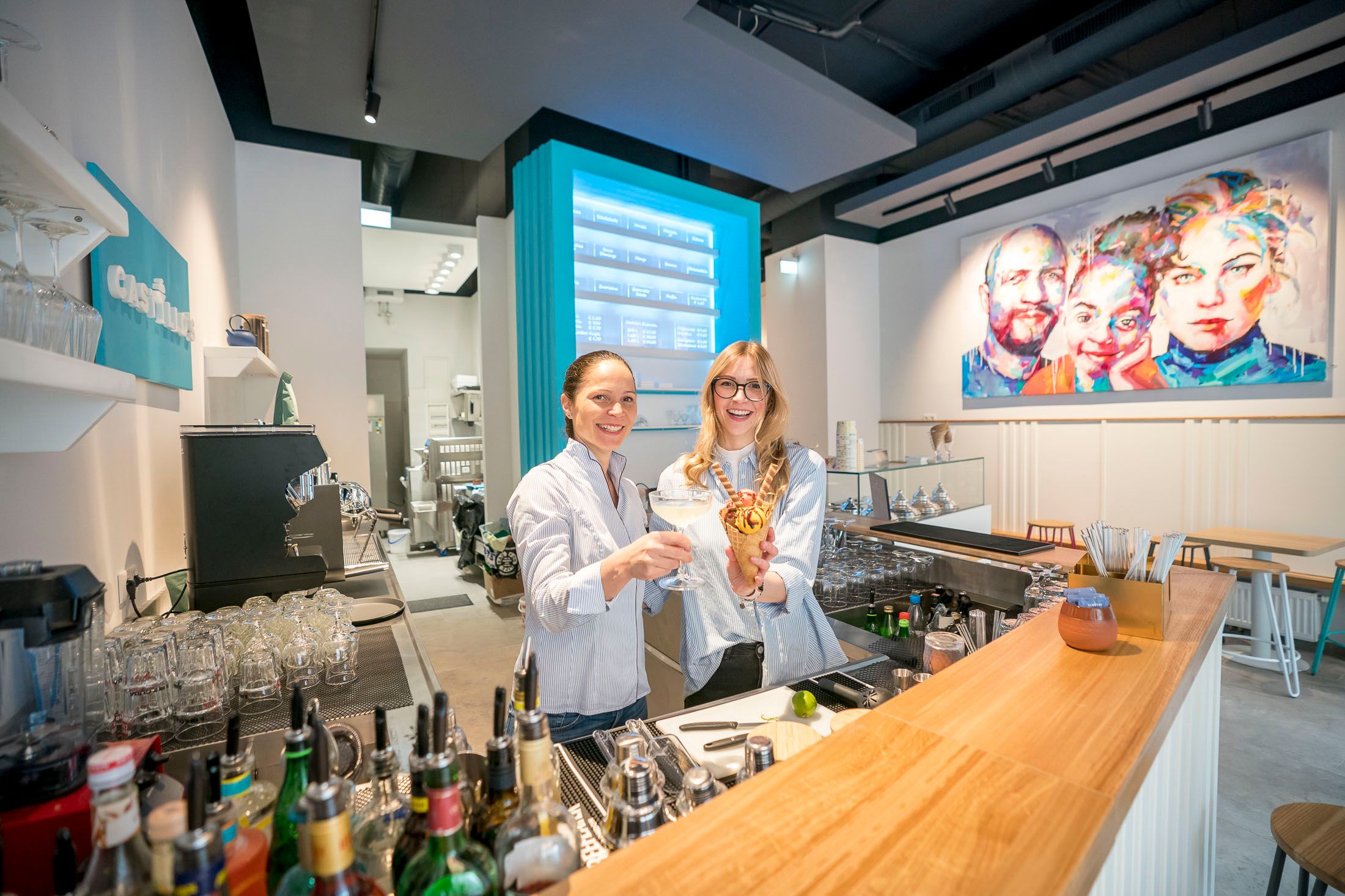 Melanie Castillo und Magdalena Schneider (rechts) kombinieren in der 