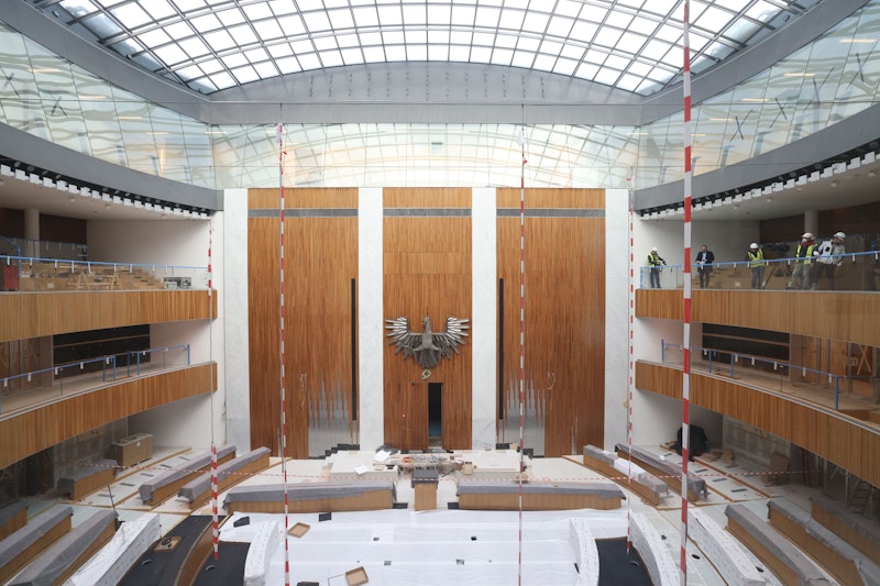 Rund 420 Millionen Euro soll die Renovierung des mehr als 140 Jahre alten Gebäudes kosten.