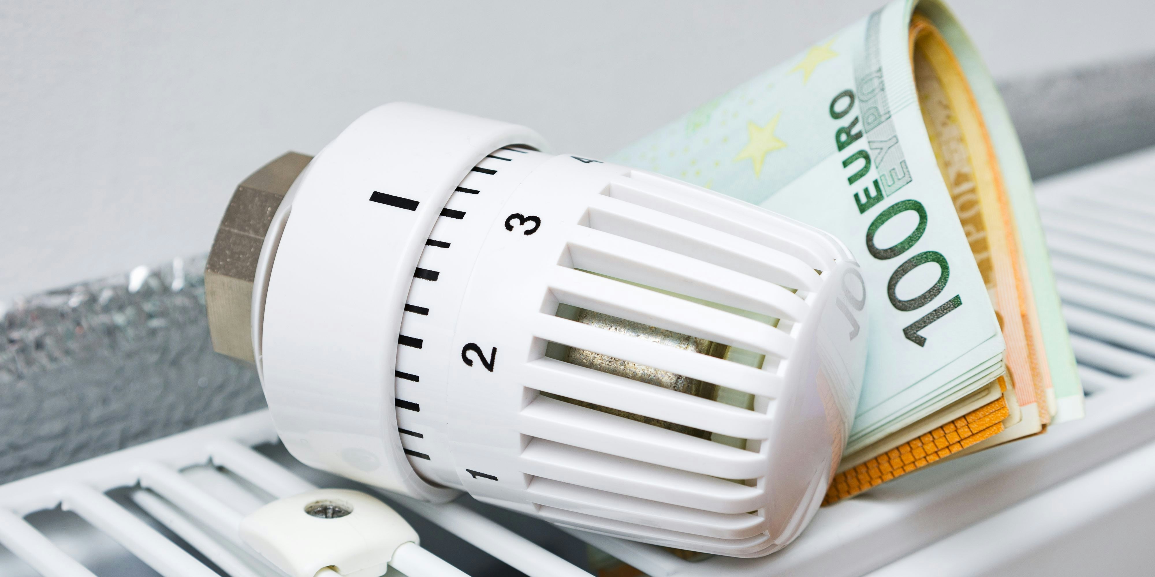 Die Preise für Strom, Gas und Öl explodieren förmlich.