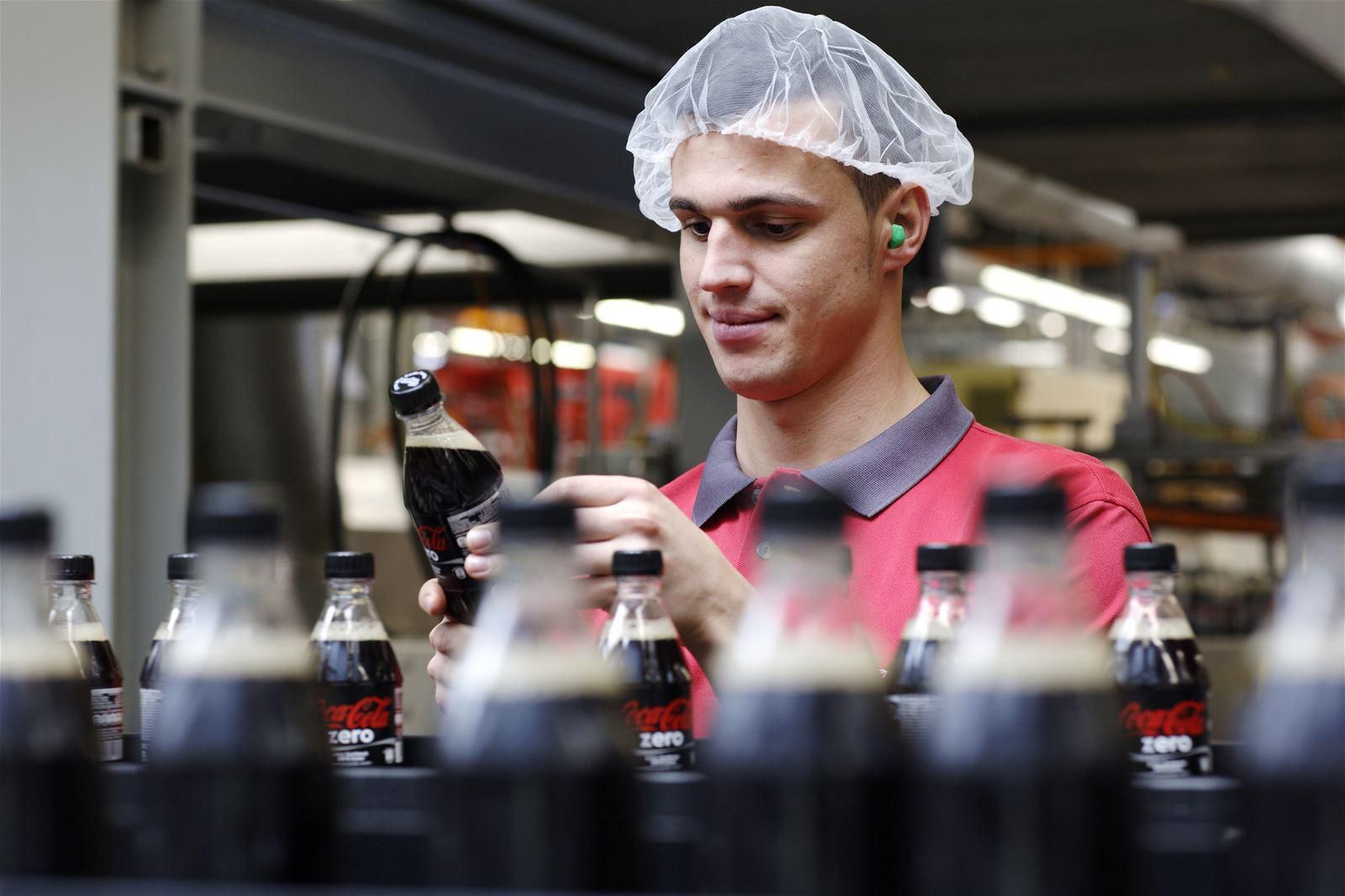 Zudem gibts auch zwei neue Flaschenformate: Die 0,5-Liter- und die 0,9-Liter-Flasche.