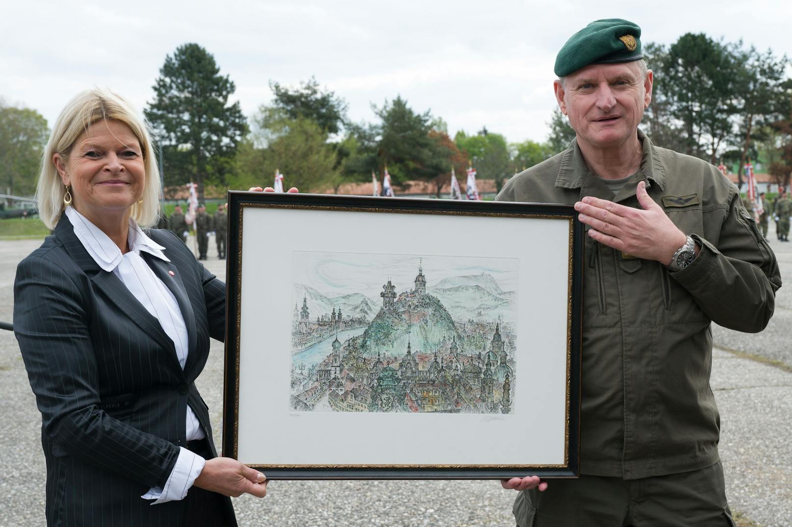 Ein Bild als Erinnerung an die 46- jährige Dienstzeit von Generalleutnant Franz Reißner.