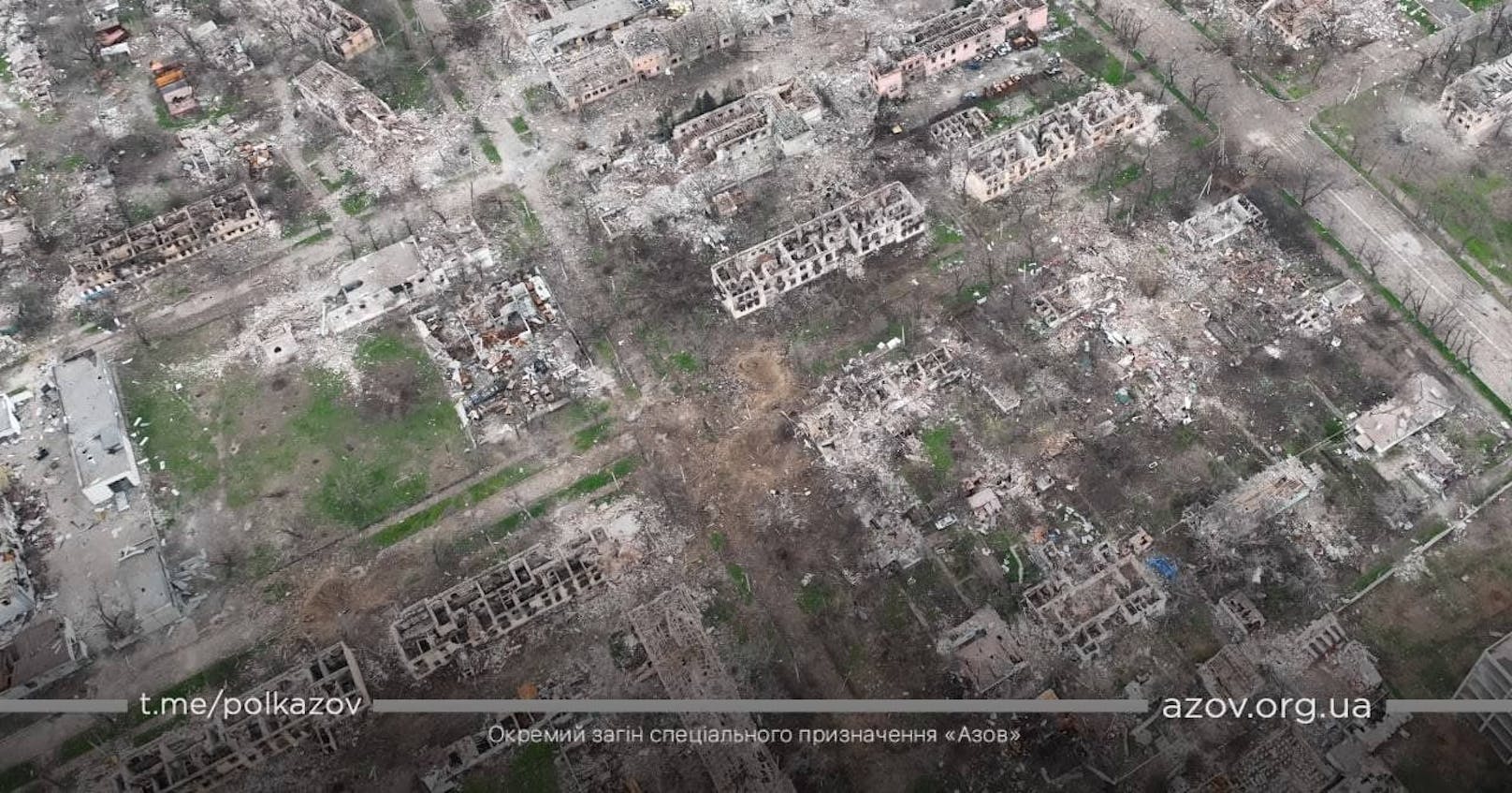 Die Lage in der Hafenstadt Mariupol spitzt sich unterdessen weiter zu. Bilder zeigen das gewaltige Ausmaß der Zerstörung.