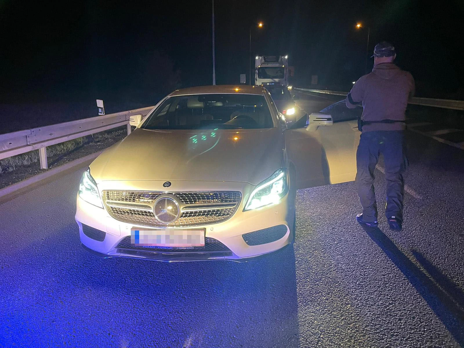 Das Trio hatte mehrere hochpreisige Autos gestohlen.