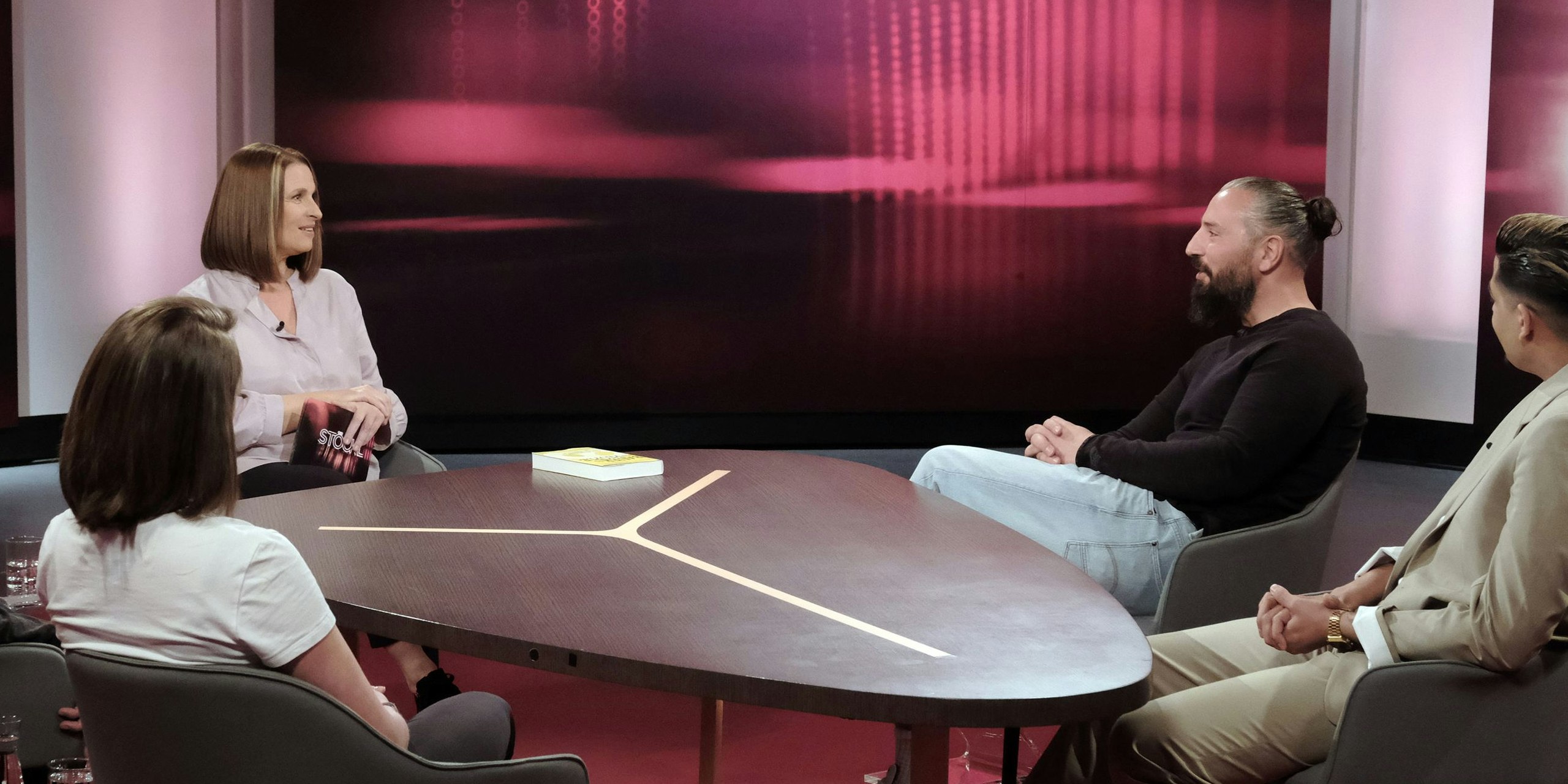 Barbara Stöckl plaudert mit Murathan Muslu