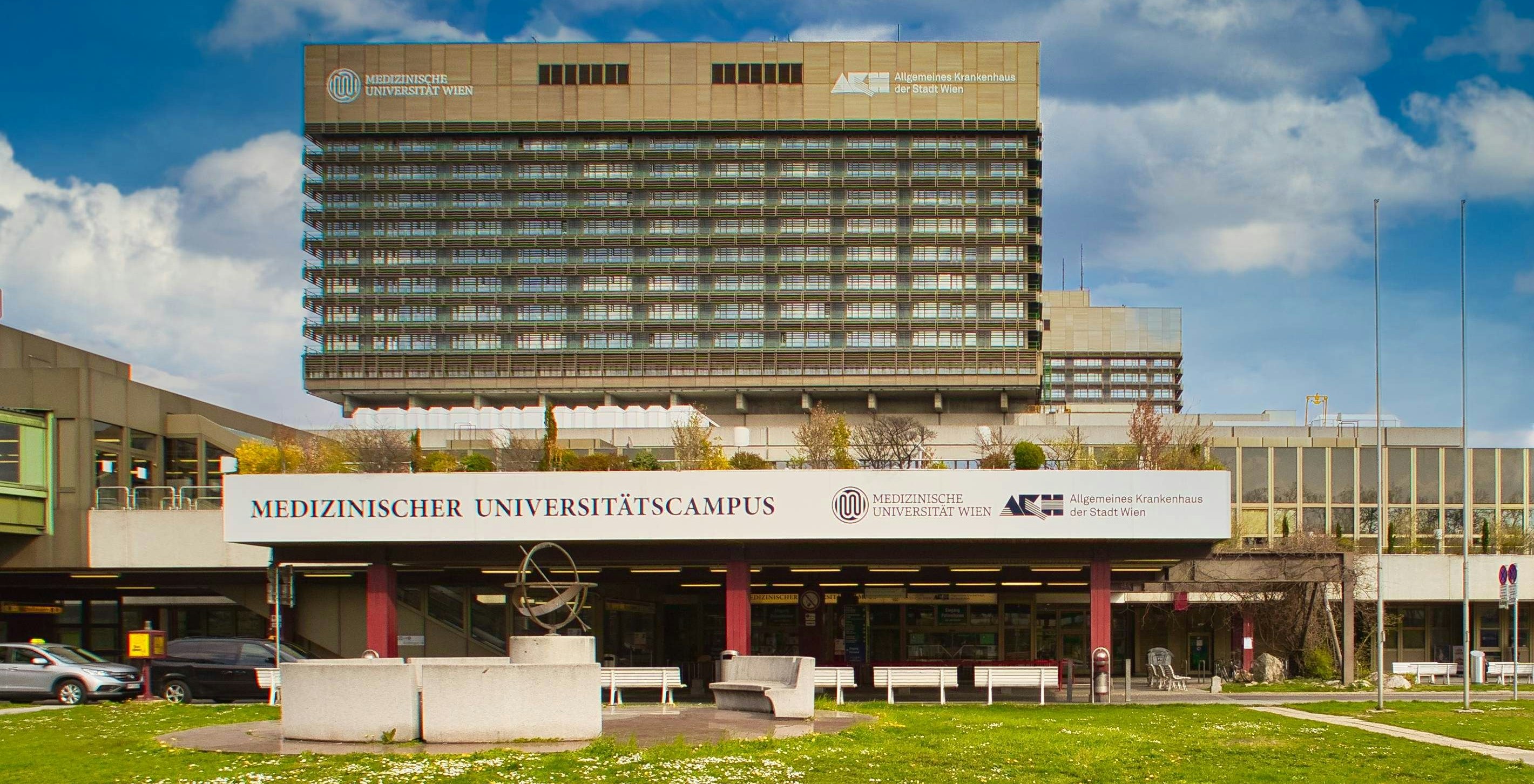 Download von www.picturedesk.com am 29.04.2022 (14:06).  Copyright: Starpix/ Alexander TUMA, 29.03.2020 Wien, AKH, Allgemeines Krankenhaus, Spital, Medizinischer Universitätscampus, Klinik, leere Straßen, Plätze, leer, ausgestorben, Ausgangsbeschränkung, Ausgangsverbot, Maßnahmen,, Gesundheit, Hauptstadt, Infektion, Coronavirus Corona, Covid-19, Pandemie, Krank, Krankheit, Ansteckung, Ansteckungsgefahr, Coronavirus , Virus, Krankheitsereger, Vienna, Wien, Österreich - 20200330_PD0226 - Rechteinfo: Rights Managed (RM)