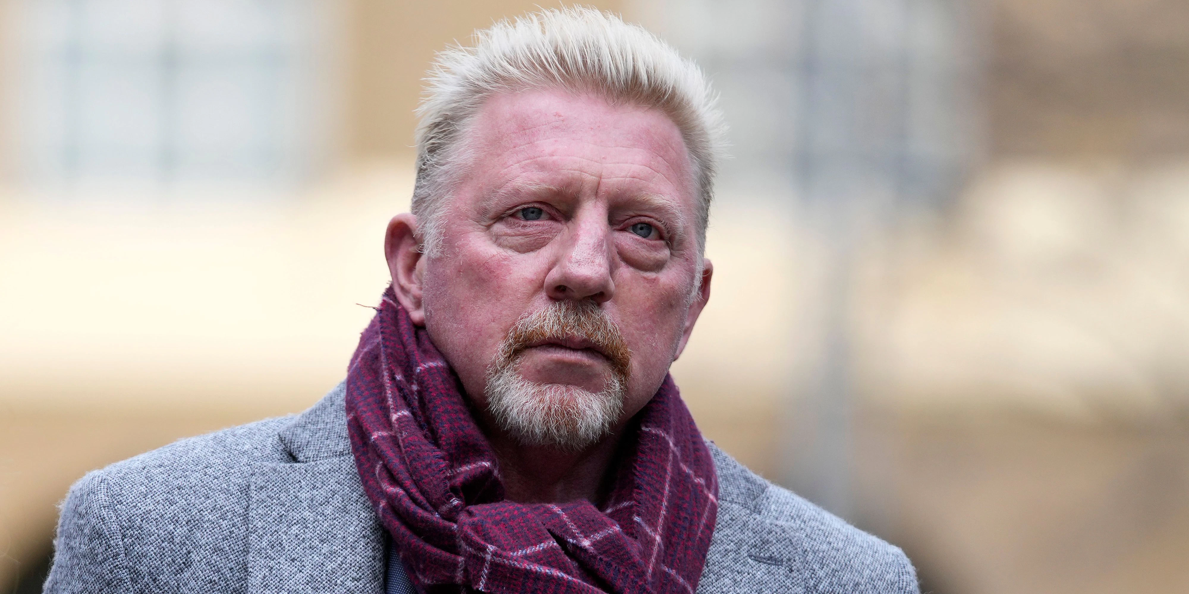 Seine Mutter macht sich große Sorgen um ihn: "Ich hoffe, dass er nicht ins Gefängnis muss." Er sei immer ein "anständiger Bub" gewesen. 