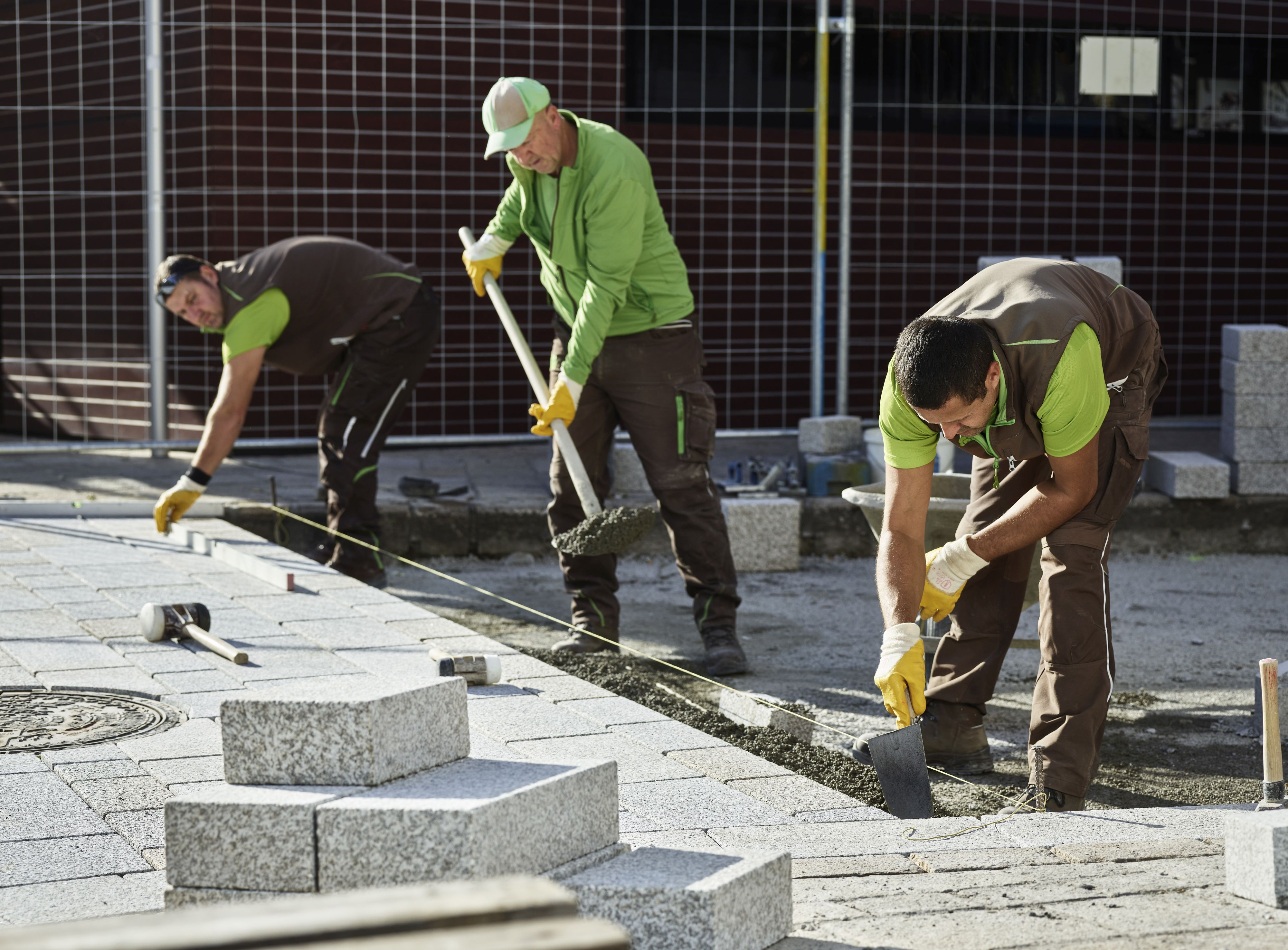 So viele offene Stellen wie noch nie meldet die Industrie. Und denkt nun über einen neuen Geld-Bonus nach.