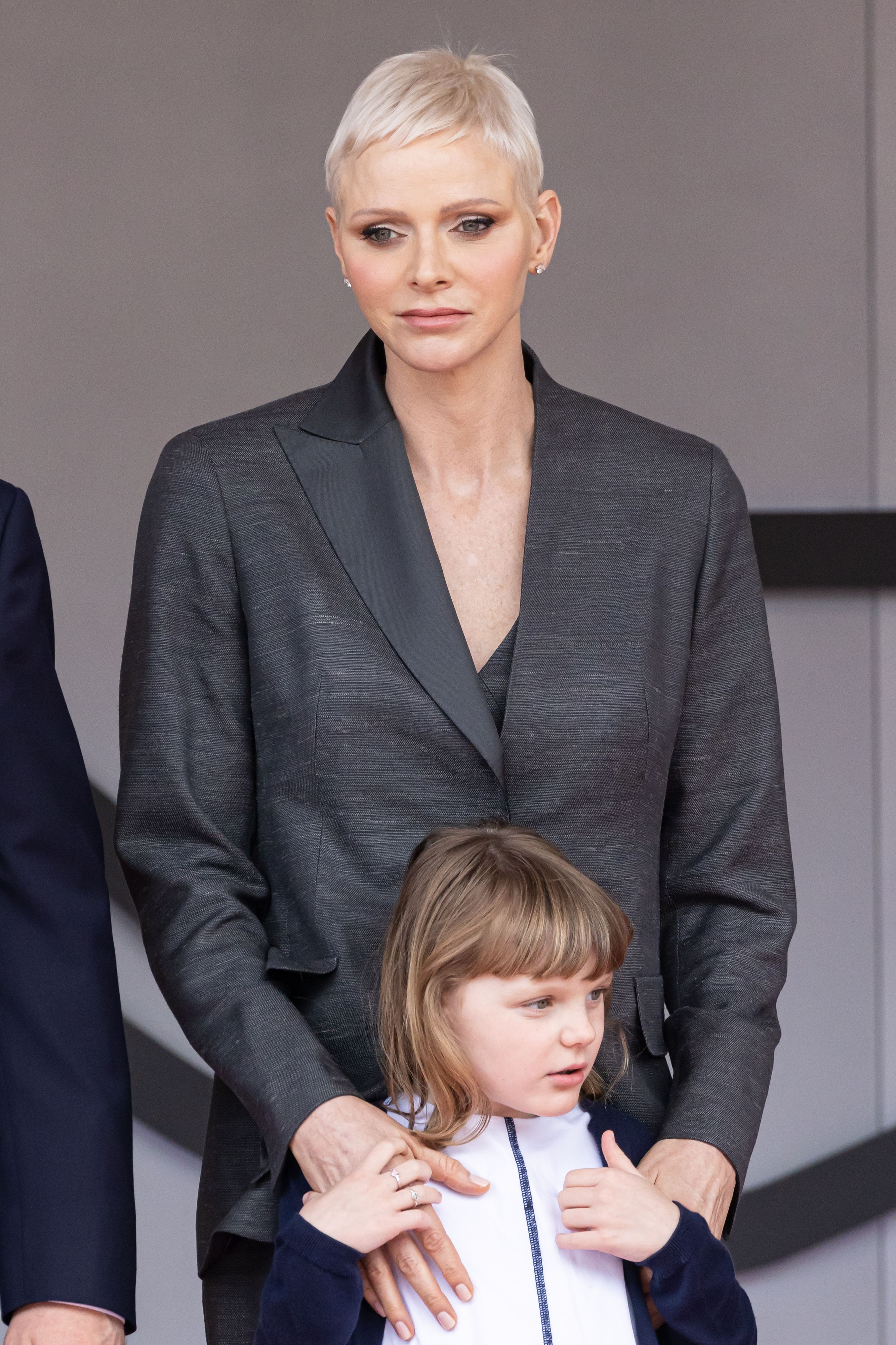 Ihre Zwillinge sind mittlerweile sieben Jahre alt. 