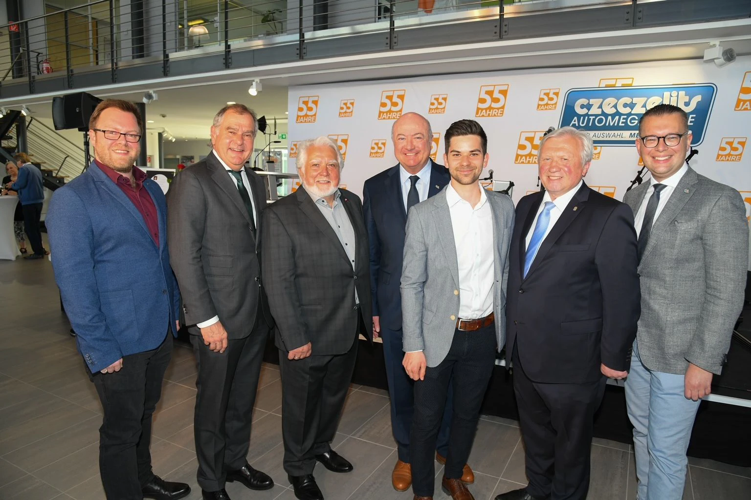 Ing. Robert Pfisterer (ÖVP-Gemeinderat WN), Dipl.-Ing. Franz Dinhobl (ÖVP), Franz Czeczelits sen., Dr. Christian Stocker (ÖVP), Patrick Czeczelits BA, Bürgermeister KR Herbert Osterbauer (ÖVP), Matthias Zauner (ÖVP-Klubsprecher WN)