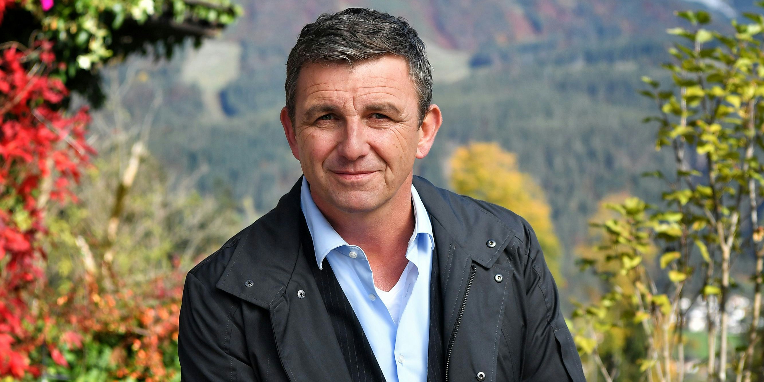 Der Schauspieler wird neuer Moderator bei der "Starnacht am Wörthersee".