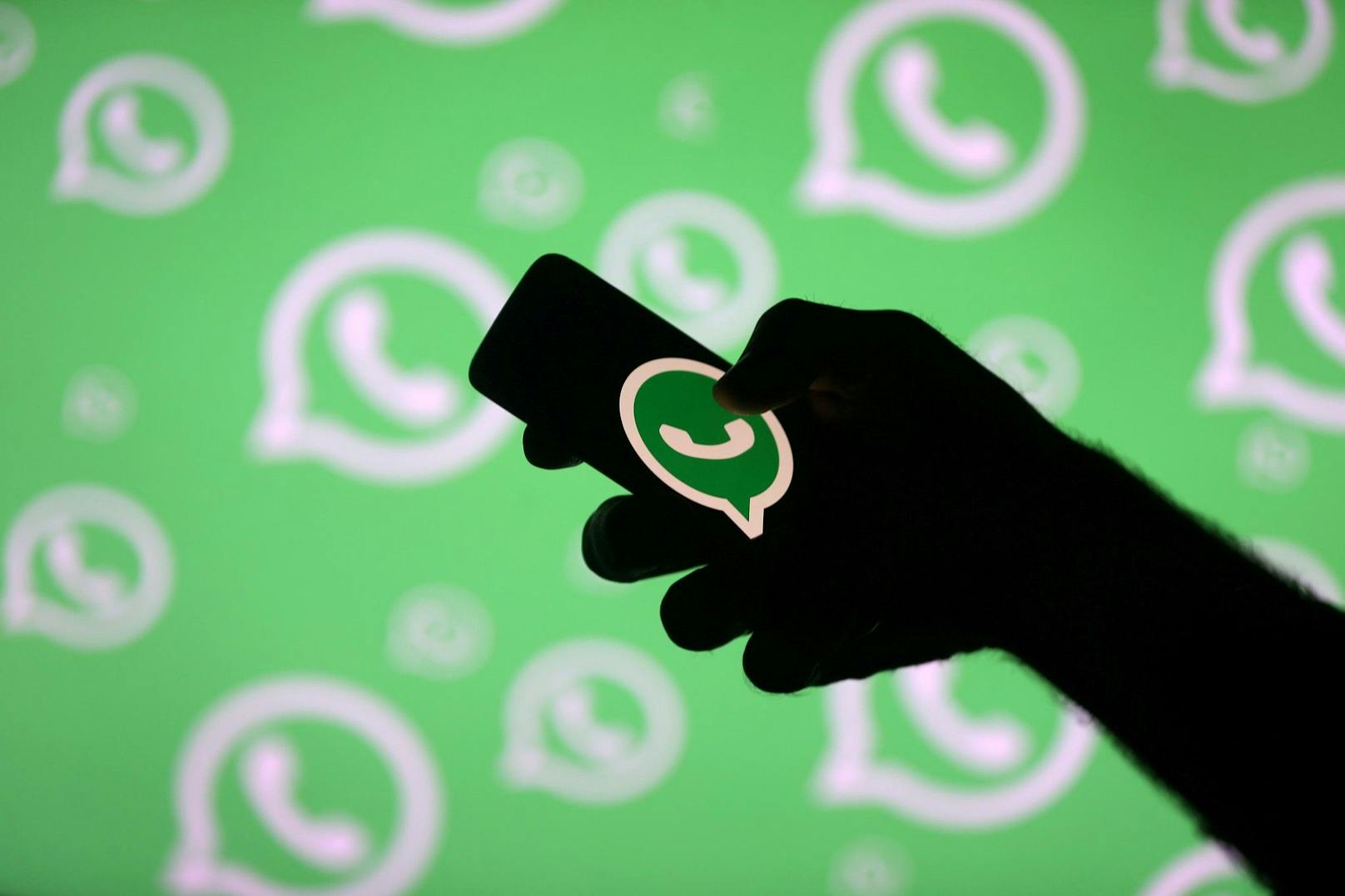 "Daumen hoch" auf WhatsApp bringt Schüler vor Gericht