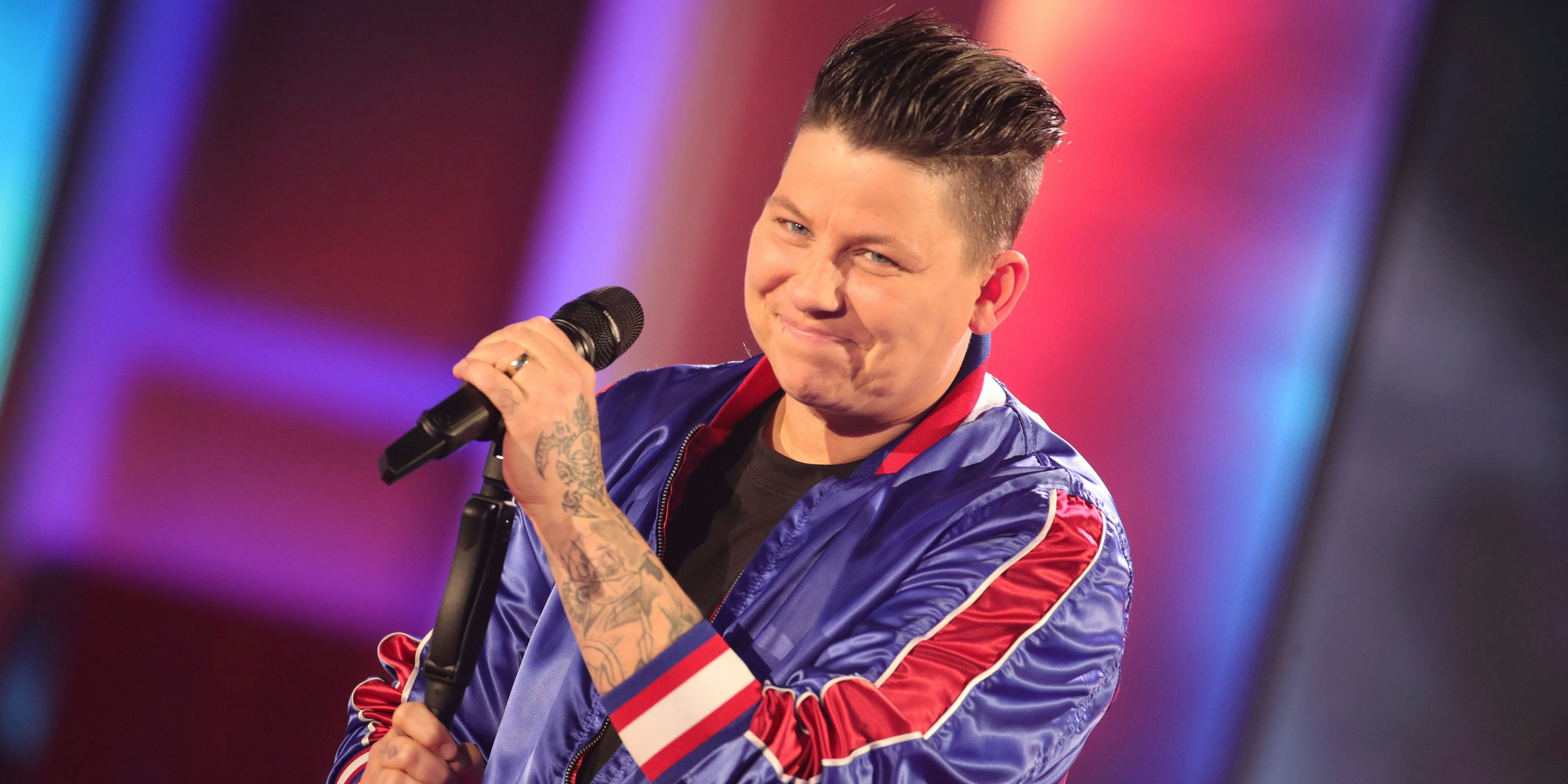 Download von www.picturedesk.com am 02.05.2022 (14:10).  ACT action_38508236 -- Kerstin Ott zu Gast in der Beatrice Egli Show in Berlin / 050422 - 20220405_PD12252 - Rechteinfo: Rights Managed (RM)