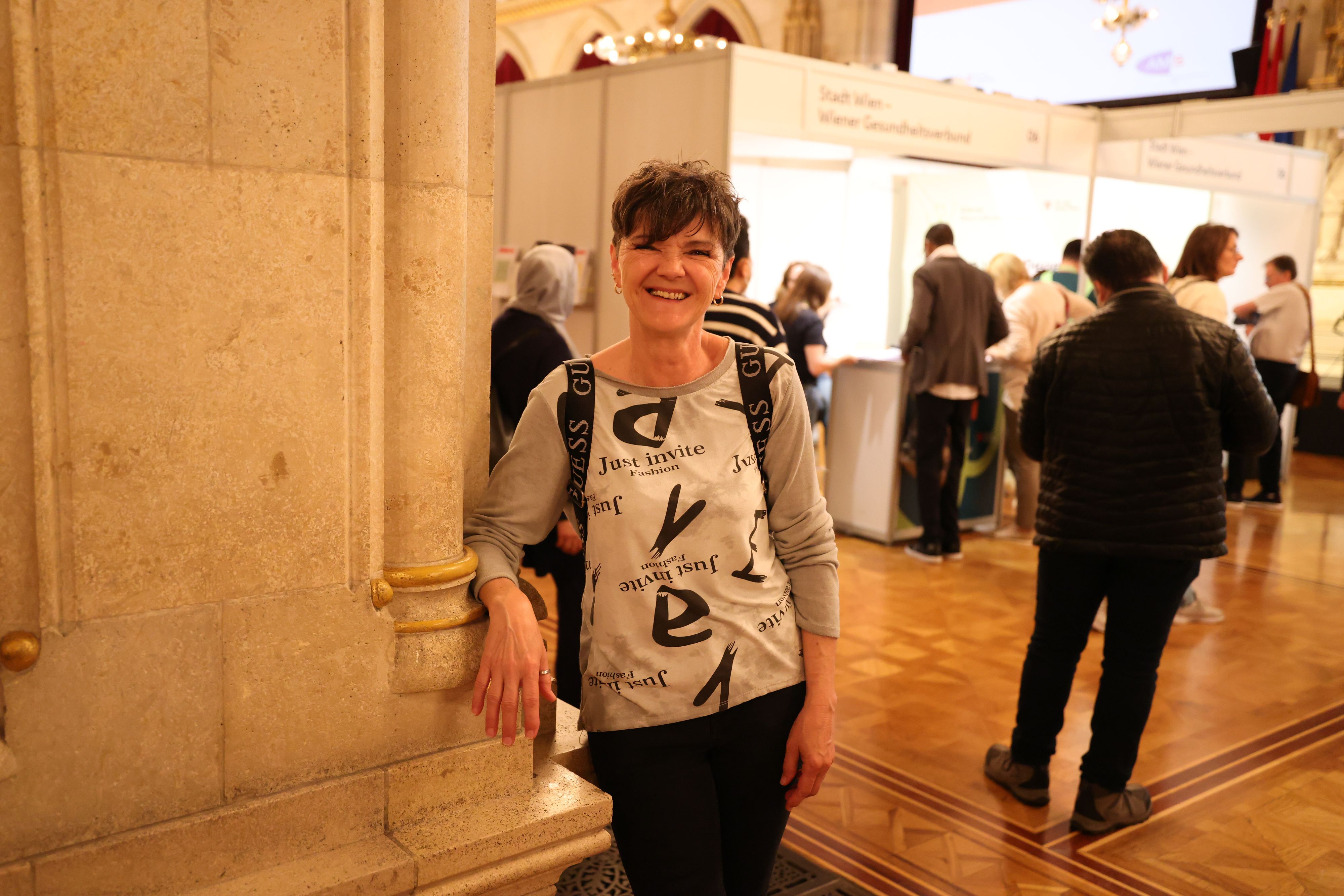 Brigitte (55) will nach einem Burnout wieder arbeiten gehen, bekommt aber nur Absagen.