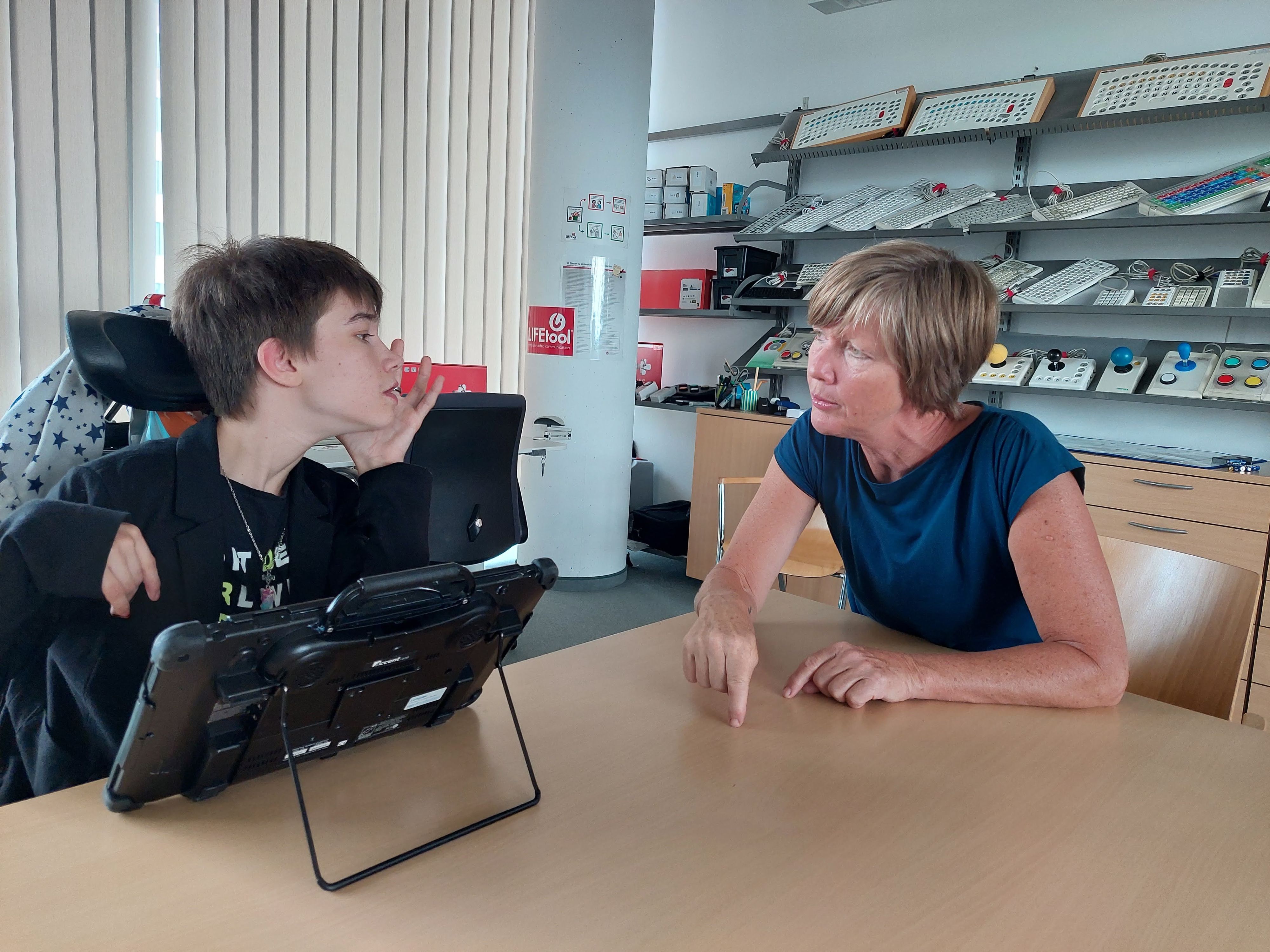 Tag der Inklusion: Mit Assistierenden Technologien bekommen Menschen mit Sprachbehinderung ihre Stimme zurück.