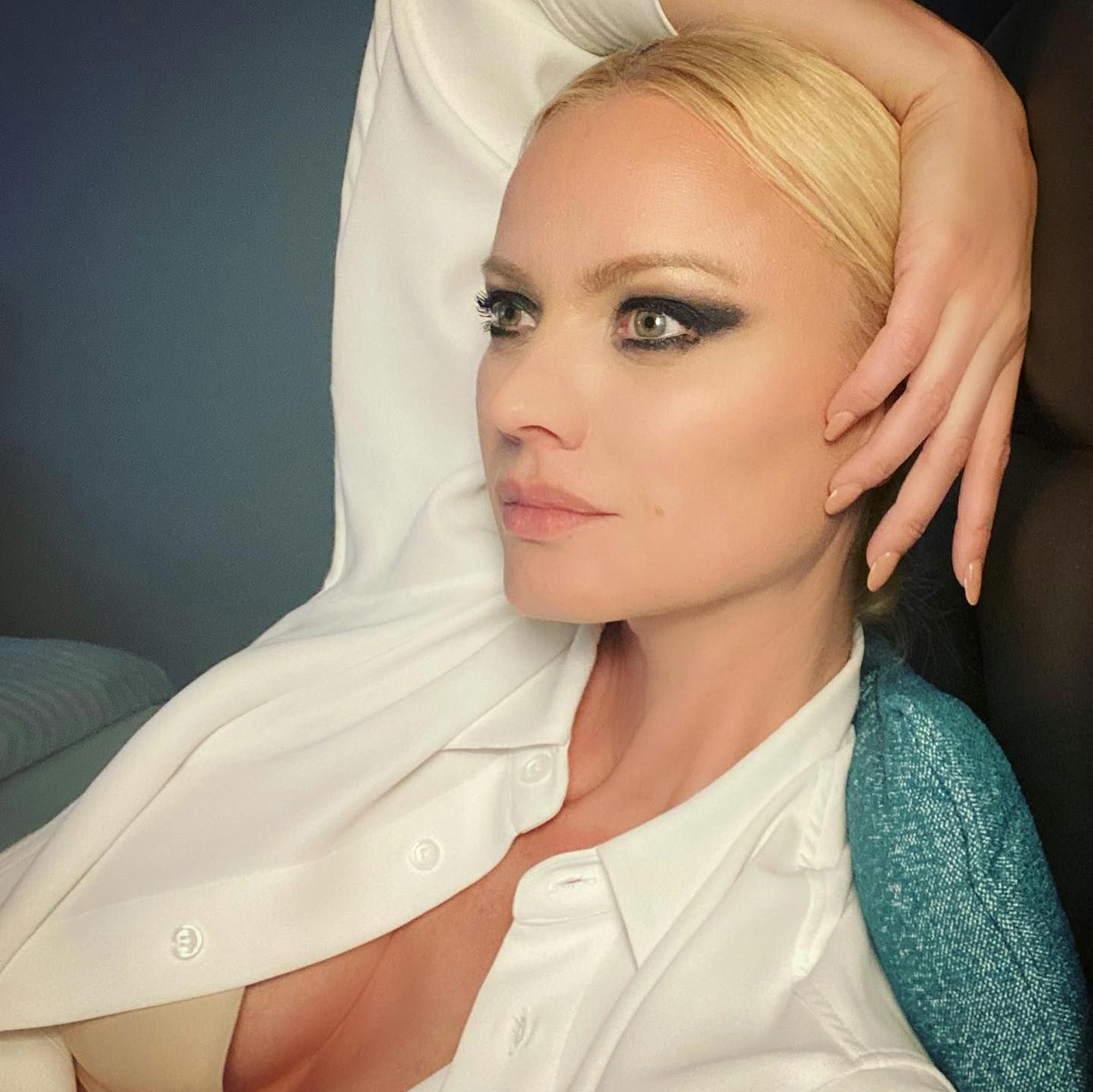"Insta va Reality" postete Model Franziska Knuppe zu diesem und dem nächsten Foto ...