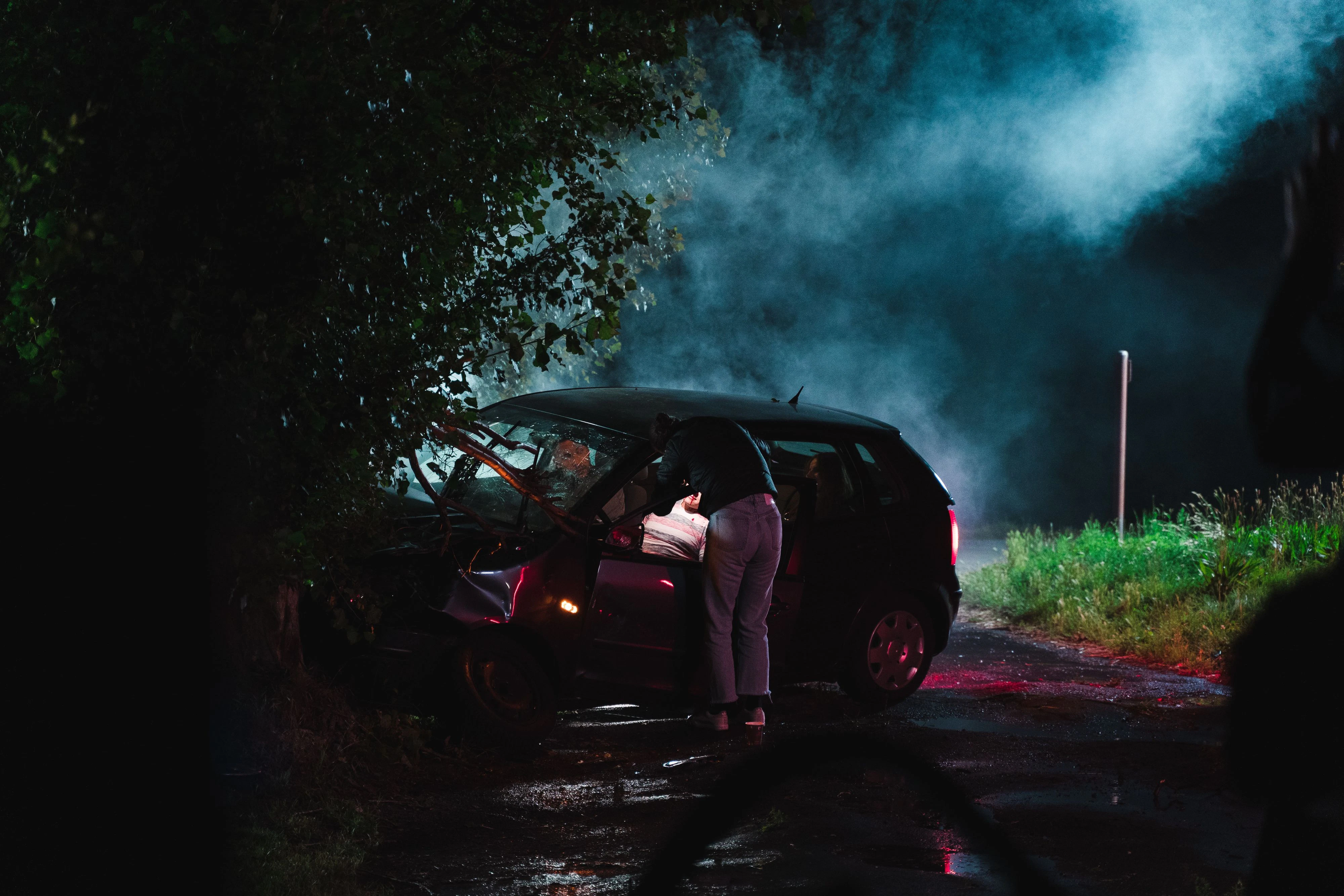 Eine 18-Jährige hat einen Unfall gebaut, und sich danach von der Unfallstelle entfernt. (Symbolbild)