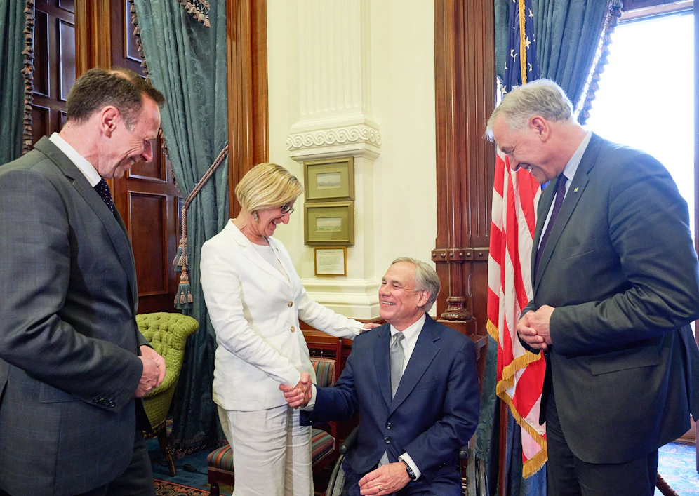 Landeshauptfrau Johanna Mikl-Leitner mit dem Gouverneur von Texas, Greg Abbott