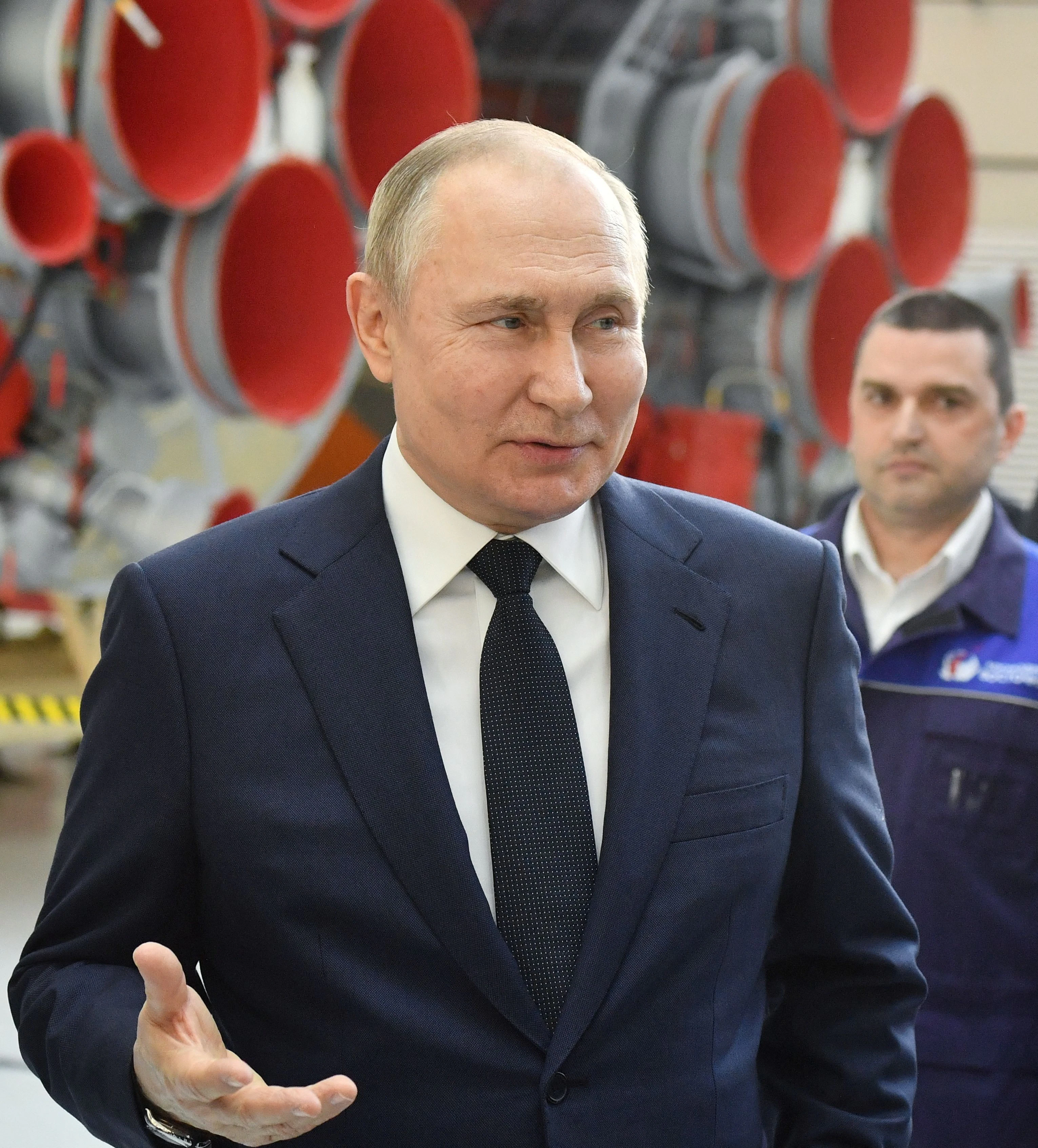 Der russische Präsident Wladimir Putin könnte der Ukraine am 9. Mai offiziell den Krieg erklären, befürchten Beobachterinnen und Beobachter.