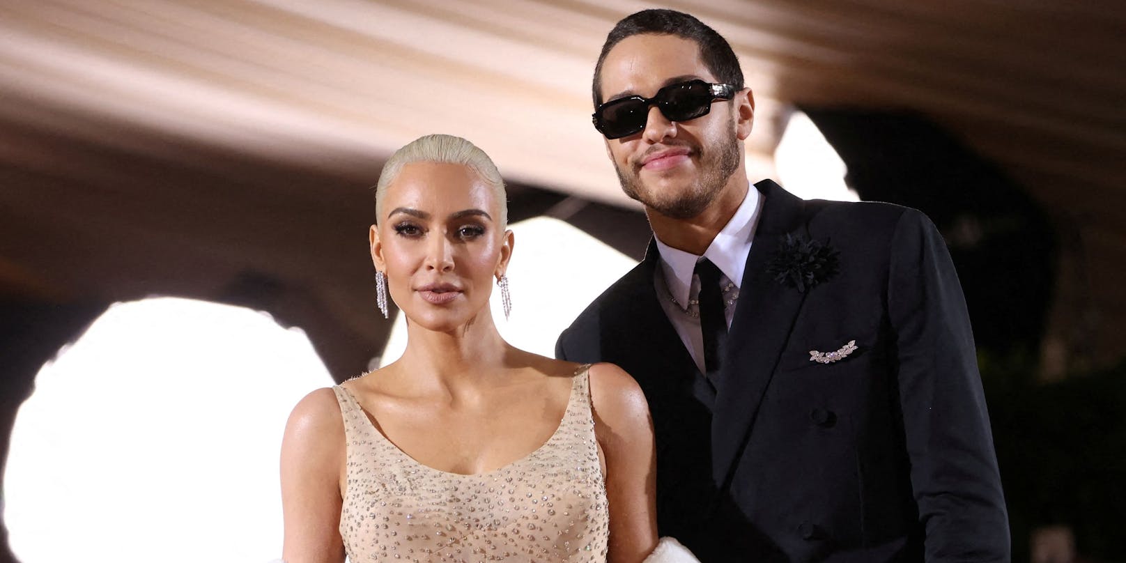 Kim Kardashian mit Pete Davidson auf der MET-Gala