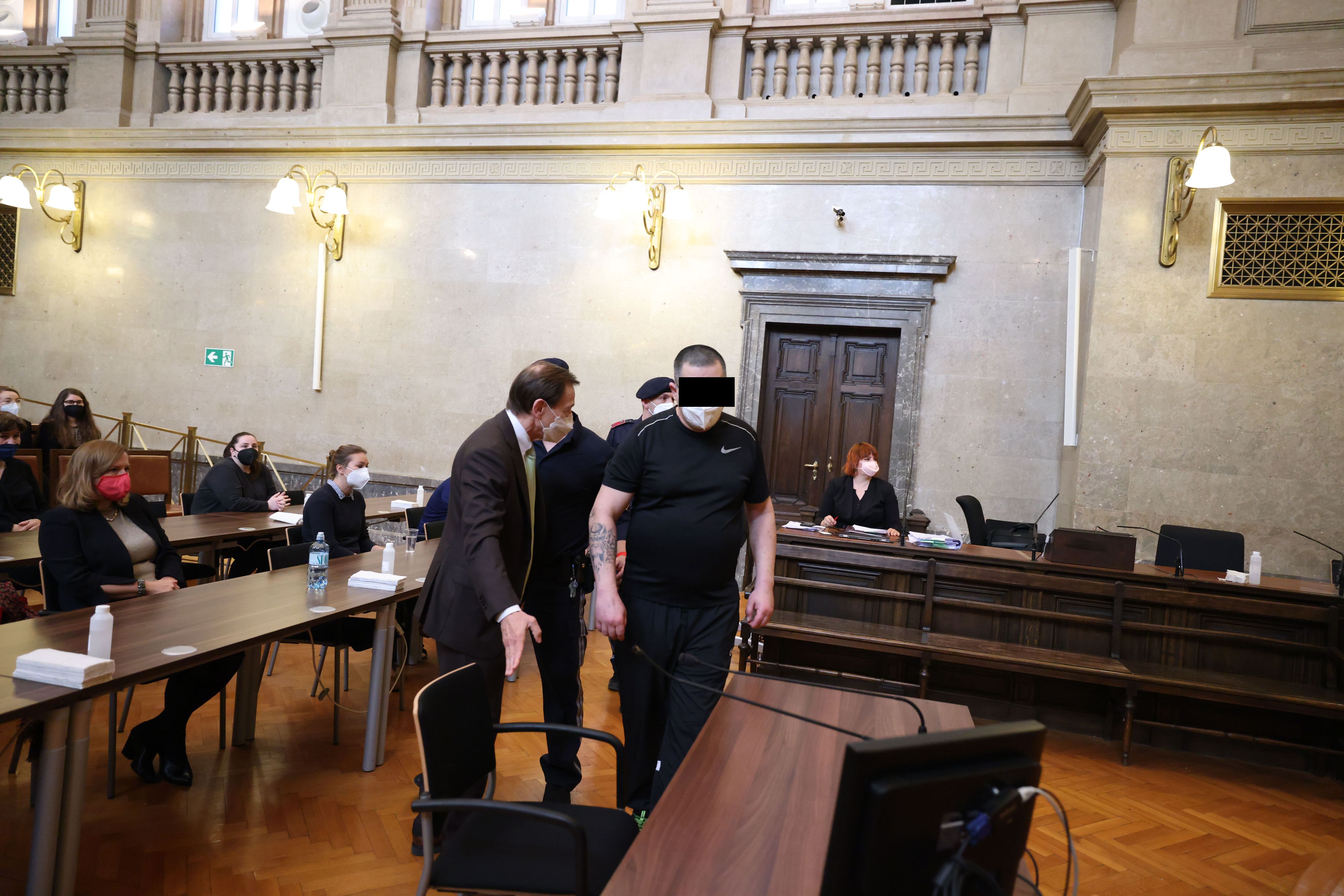 Der Angeklagte vor Gericht in Wien. 