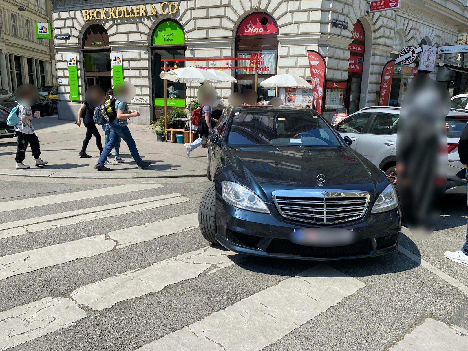 Eine Wienerin stellte ihr Fahrzeug rechtswidrig ab.