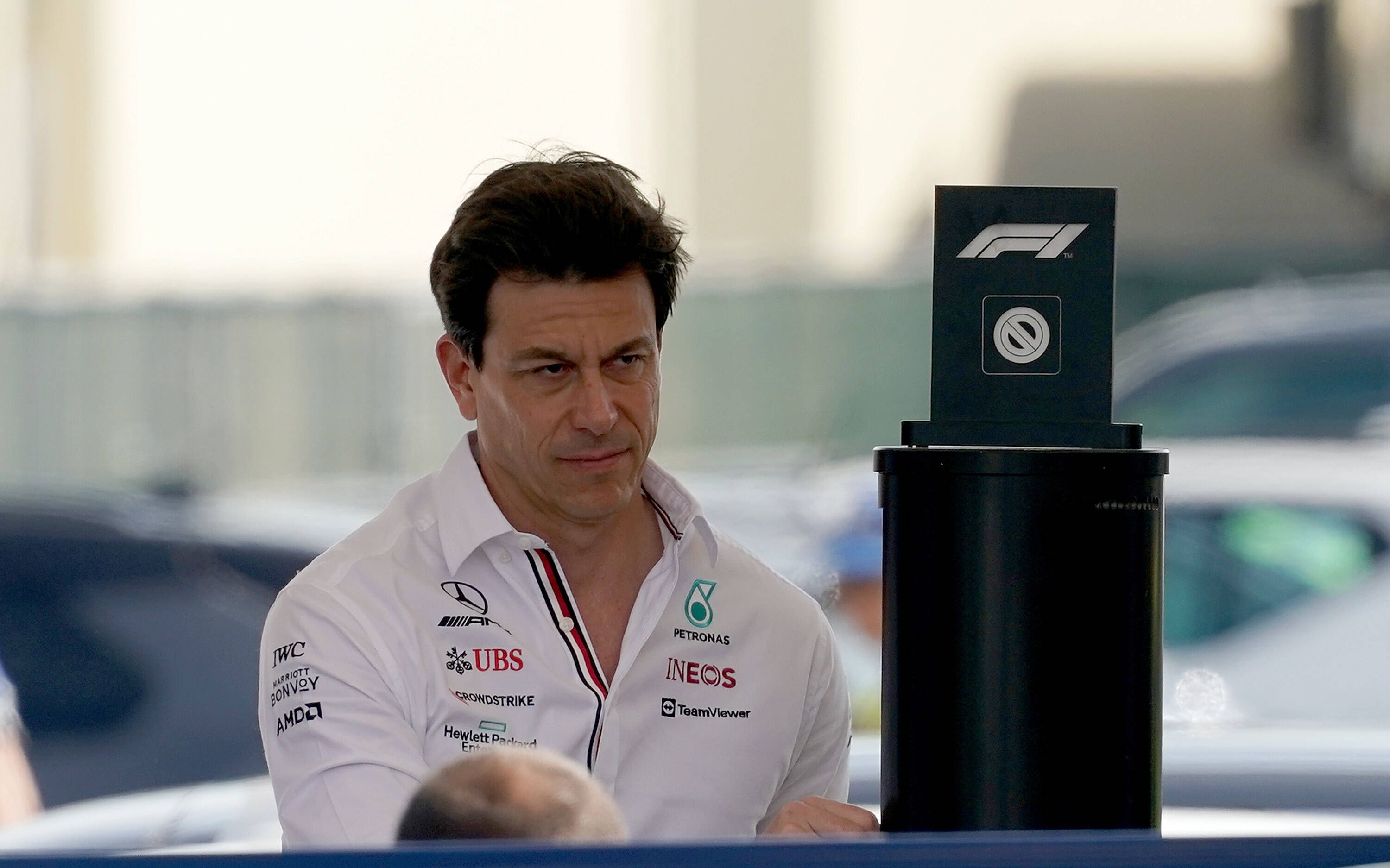 Mercedes-Teamchef Toto Wolff kündigt "Experimente" an. 