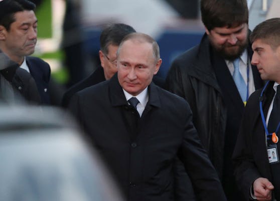 In Moskau kursieren Gerüchte, wonach sich eine Reihe ehemaliger Generäle und KGB-Beamter darauf vorbereiten, den russischen Präsidenten Wladimir Putin zu stürzen und den Krieg in der Ukraine zu beenden