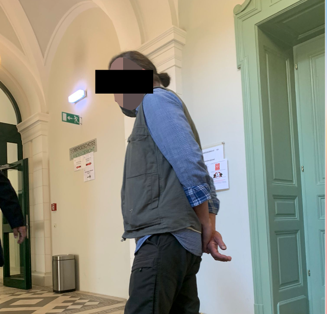 Mann wegen Mehrfachehe vor Gericht