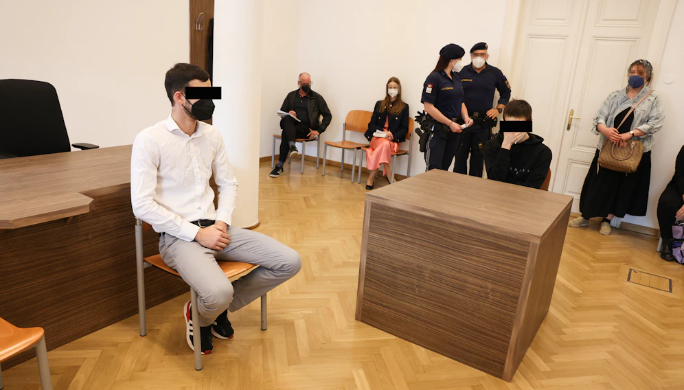 Die beiden Angeklagten am Donnerstag vor Gericht