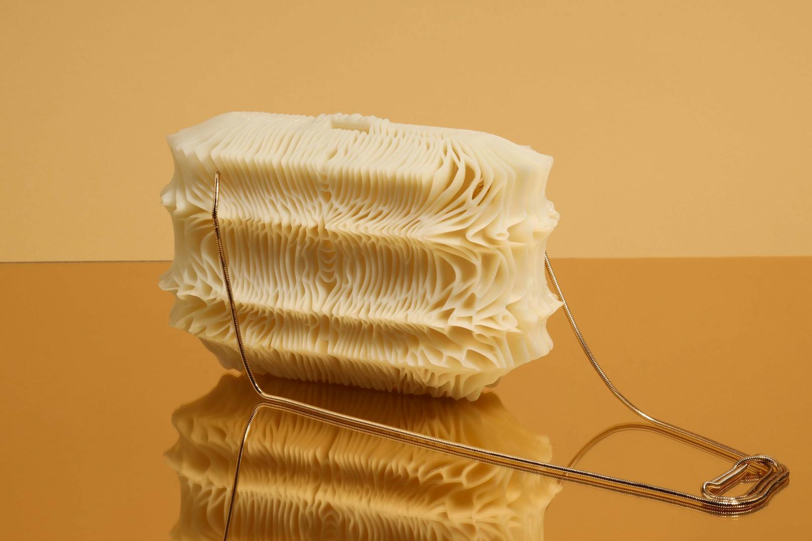 Die Handtasche der Designerin Julia Körner kommt frisch aus dem 3D-Drucker
