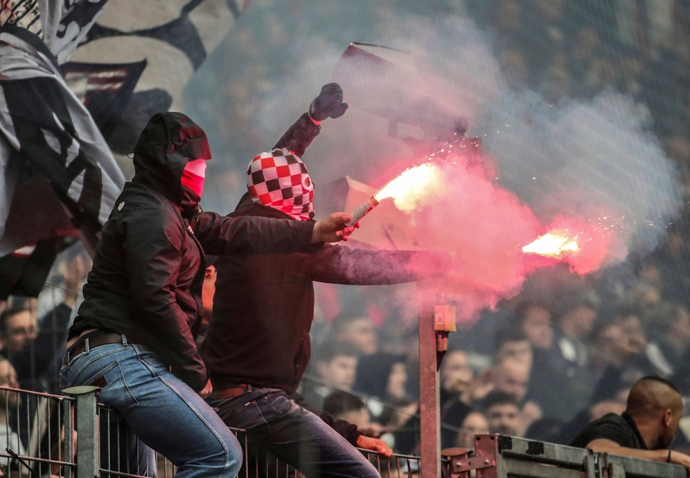 Vor dem Halbfinal-Rückspiel zwischen Eintracht Frankfurt und West Ham United ist es zu Ausschreitungen gekommen. 