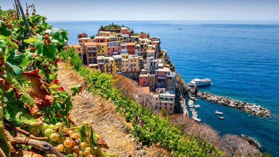 Die uralten Pfade des Cinque-Terre-Höhenwegs sind ein absoluter Höhepunkt für Wanderer an der Küste Italiens.