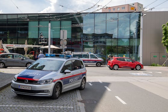 Die Ermittlungen der Polizei laufen.