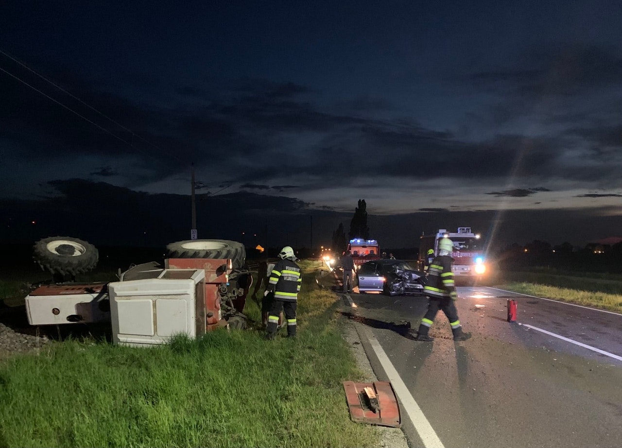 Heute.at - Alko-Lenker rammt Traktor und Pkw - mehrere Verletzte