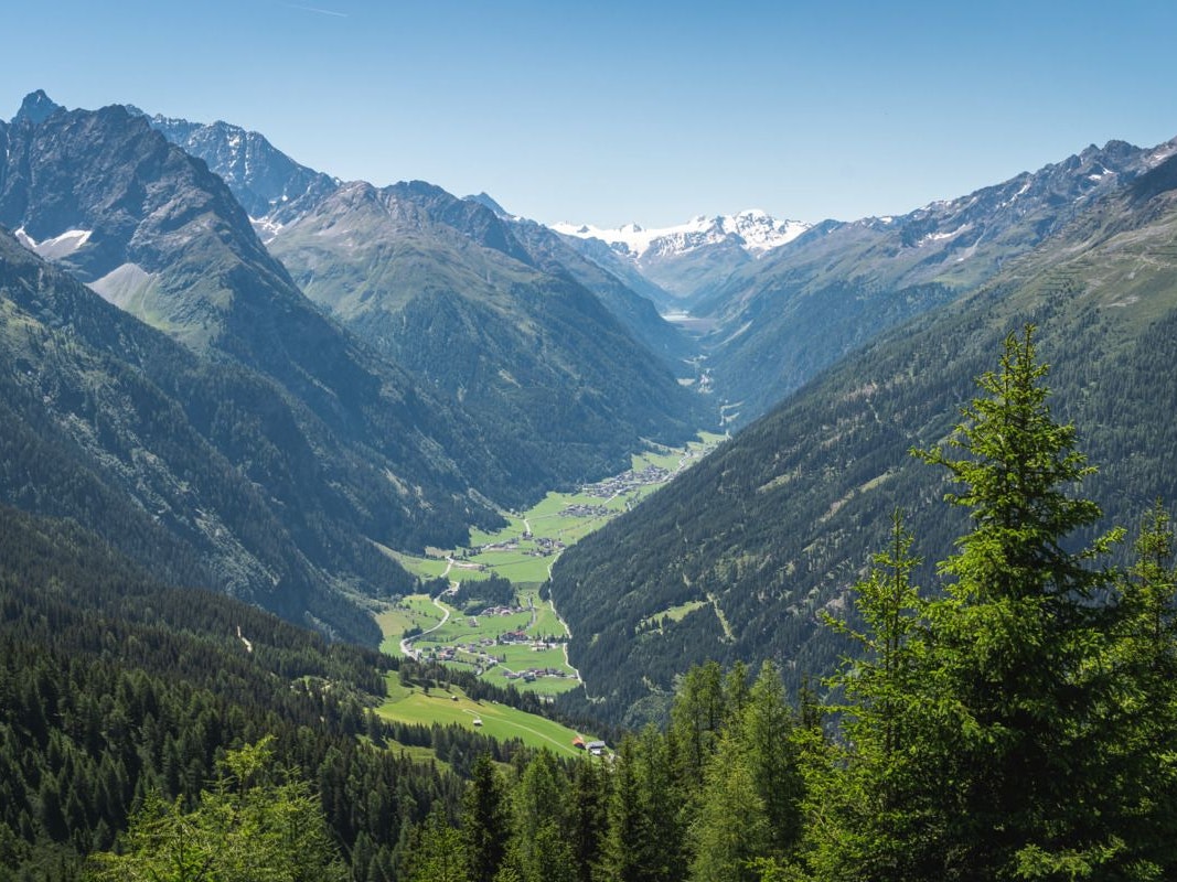 Download von www.picturedesk.com am 06.05.2022 (14:45).  BILD zu OTS - Kaunertal Panoramaweg *** Die Nutzung des Bildes für redaktionelle Zwecke ist kostenlos. Weitergehende Nutzung bedarf der Zustimmung des Aussenders. *** - 20211013_PD1046 - Rechteinfo: OTS-Bild (OTS) Redaktionelle Nutzung im thematischen Zusammenhang mit der Aussendung kostenfrei gestattet.