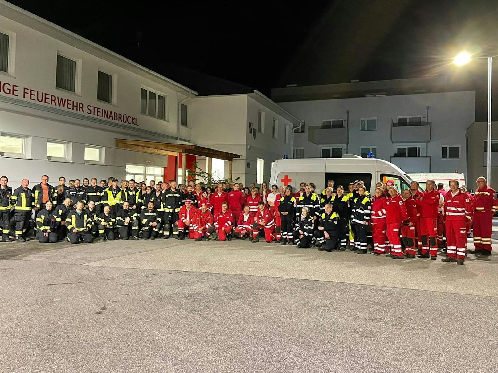 Zahlreiche Einsatzkräfte standen im Einsatz.