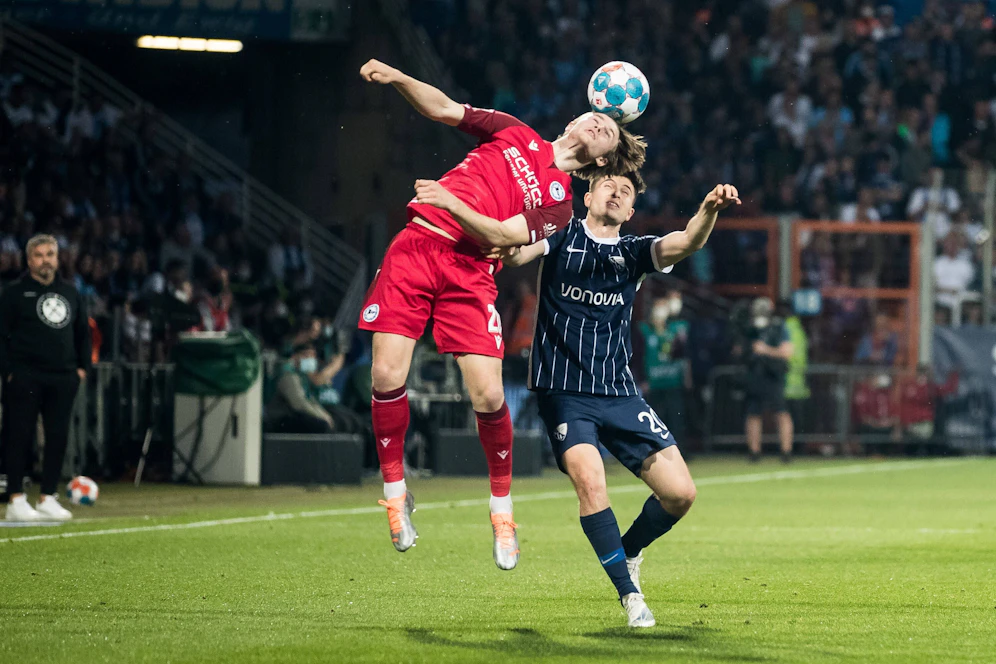 Patrick Wimmer im Duell mit Bochum. 