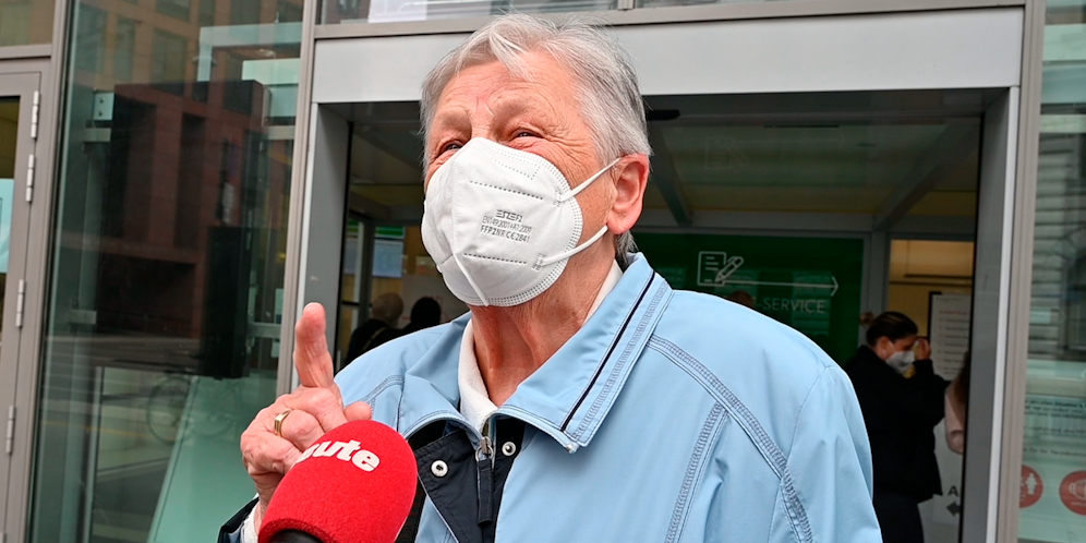 Frau Margaretha (80) hat Sparen als Kind in der Nachkriegszeit gelernt.