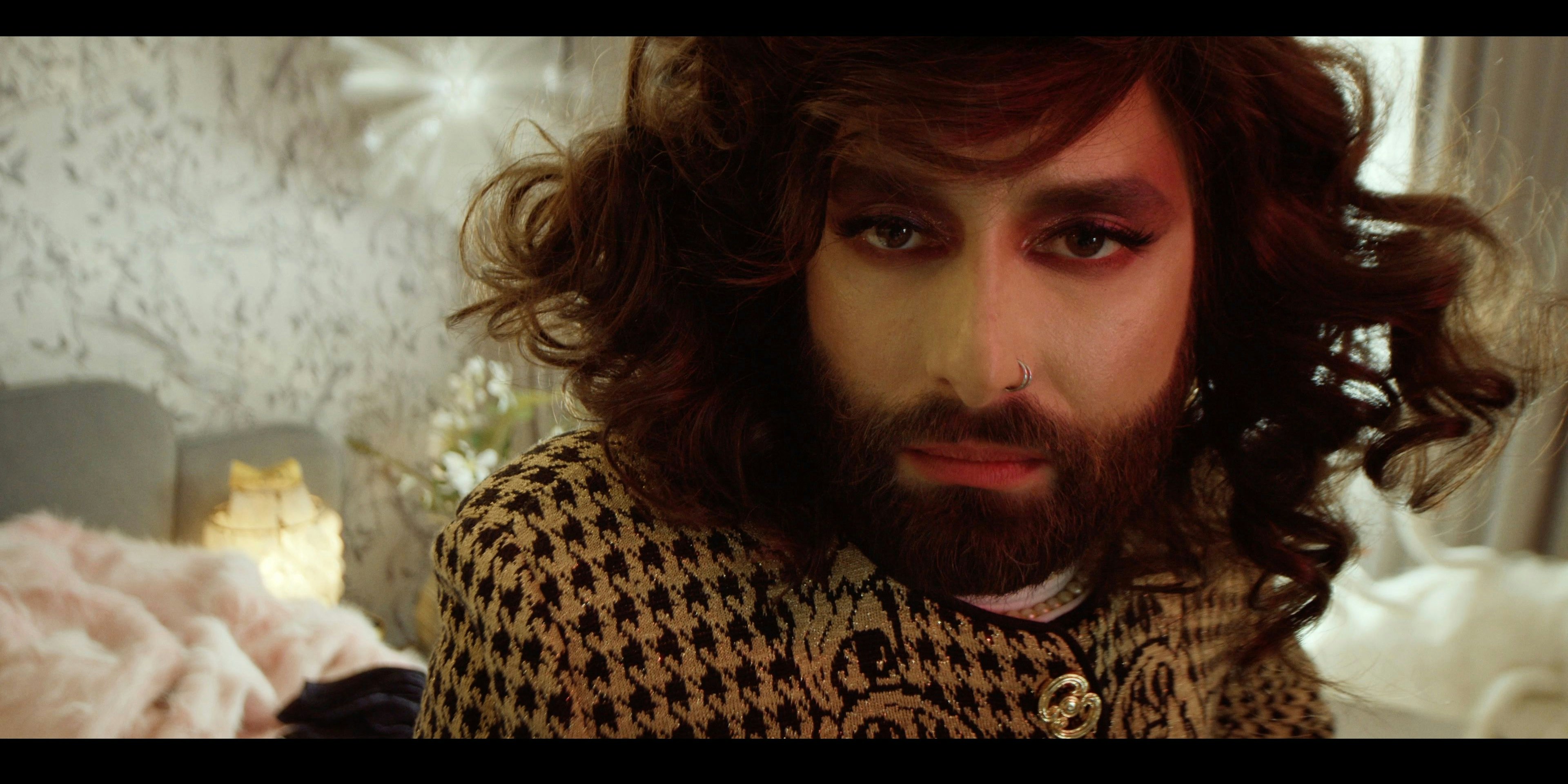 Tom Neuwirth in seinem neuen Video.