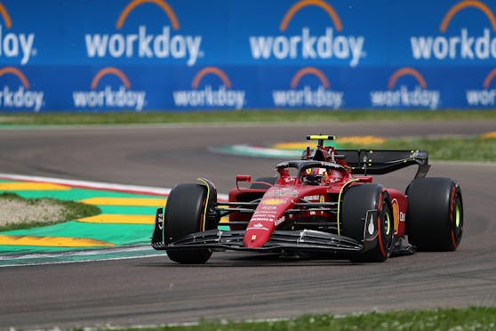 Ferrari verwendete bei den Reifentests für Pirelli zwei Unterböden. 