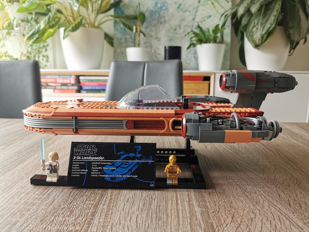 Weitgehend klassisches Bauen, aber ein Fan-Traum: Der LEGO Luke Skywalker's Landspeeder.