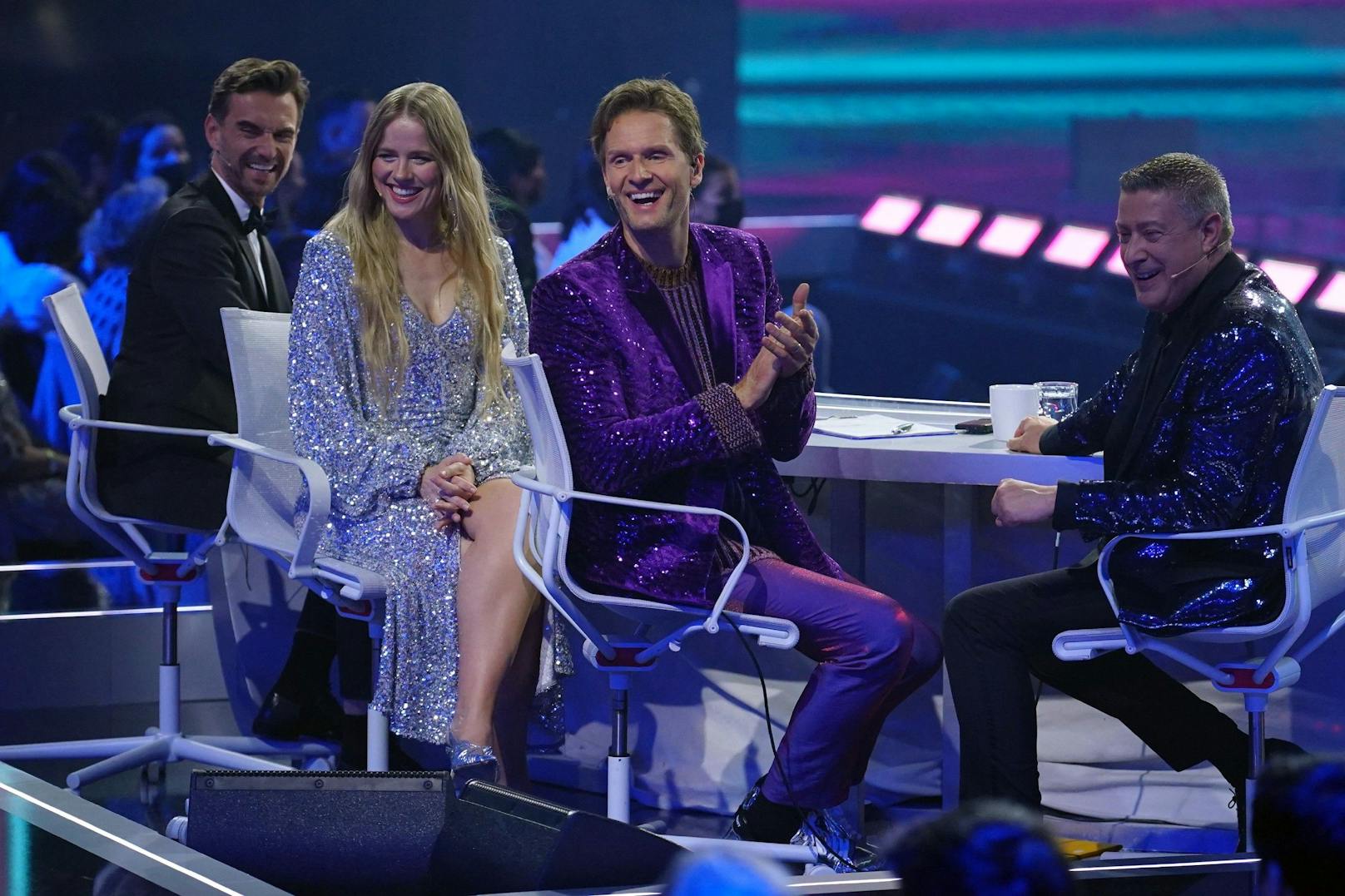 Florian Silbereisen, Ilse DeLange, Toby Gad und Joachim Llambi sitzen im "DSDS"-Finale in der Jury.