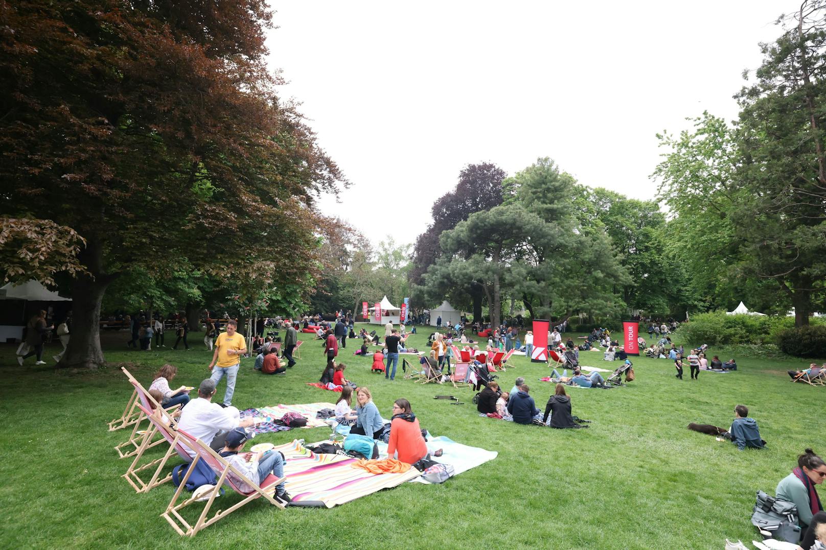 Nach zwei Jahren Corona-Pause ließen sich viele Wiener am Genuss-Festivals trotz des schlechten Wetters nicht den Appetit verderben.&nbsp;