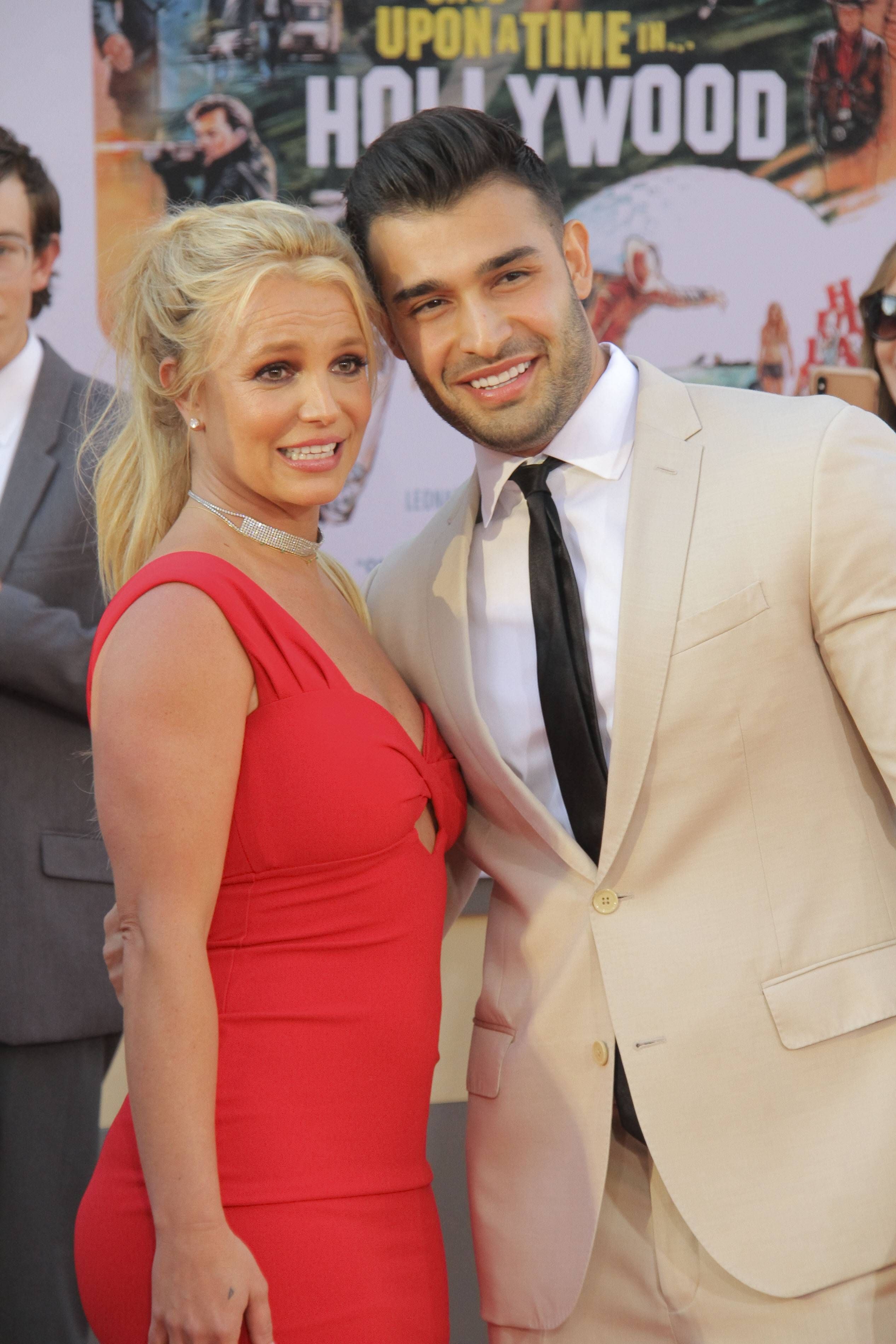 Es ist soweit! Britney und Sam heiraten.