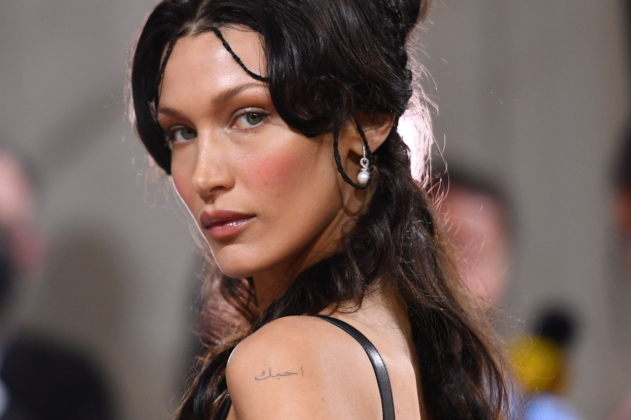Heute.at - Bella Hadid modelt für Austro-Schmuckhersteller