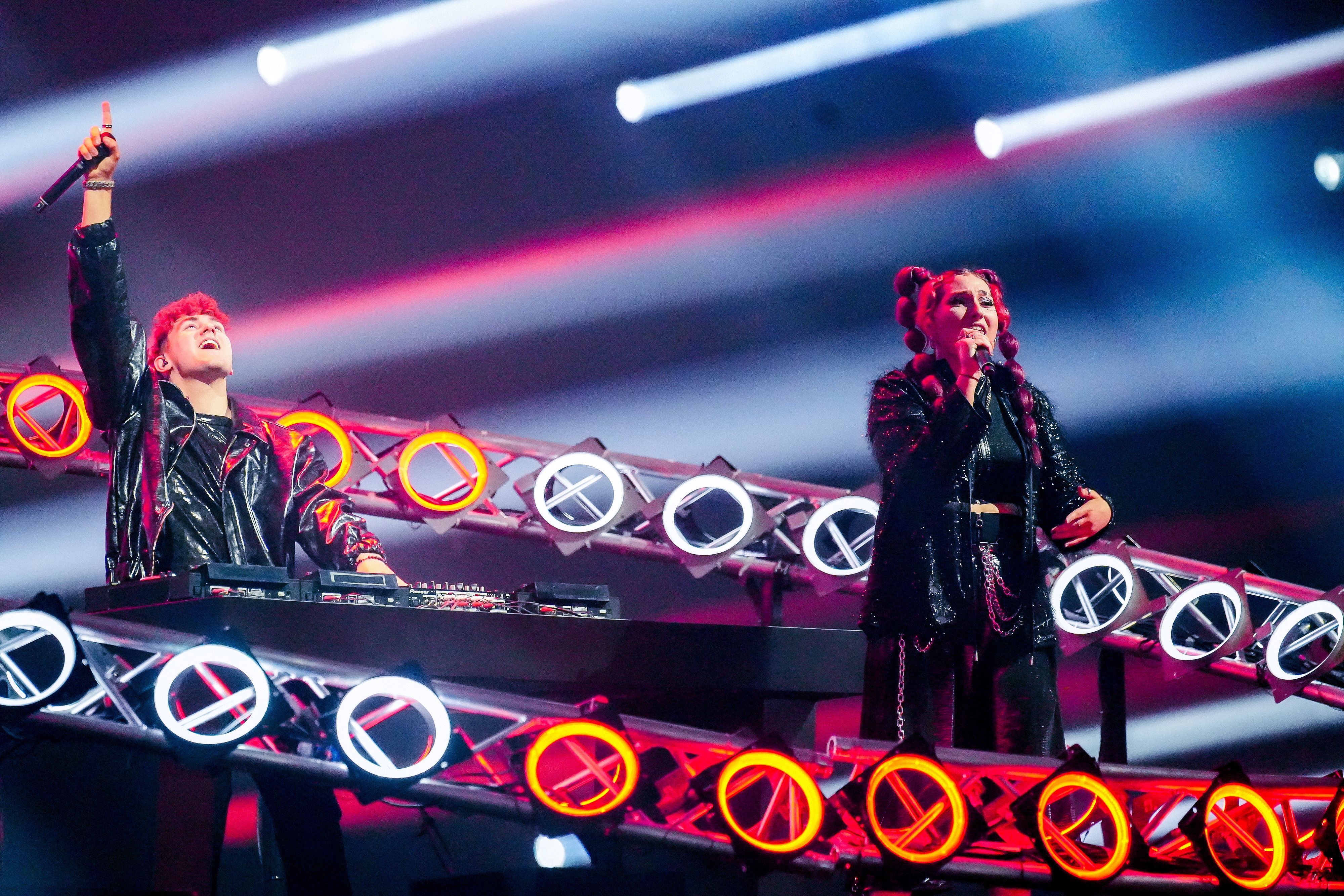 LUM!X feat. Pia Maria haben noch Chancen auf den Einzug ins große Finale am Samstag.